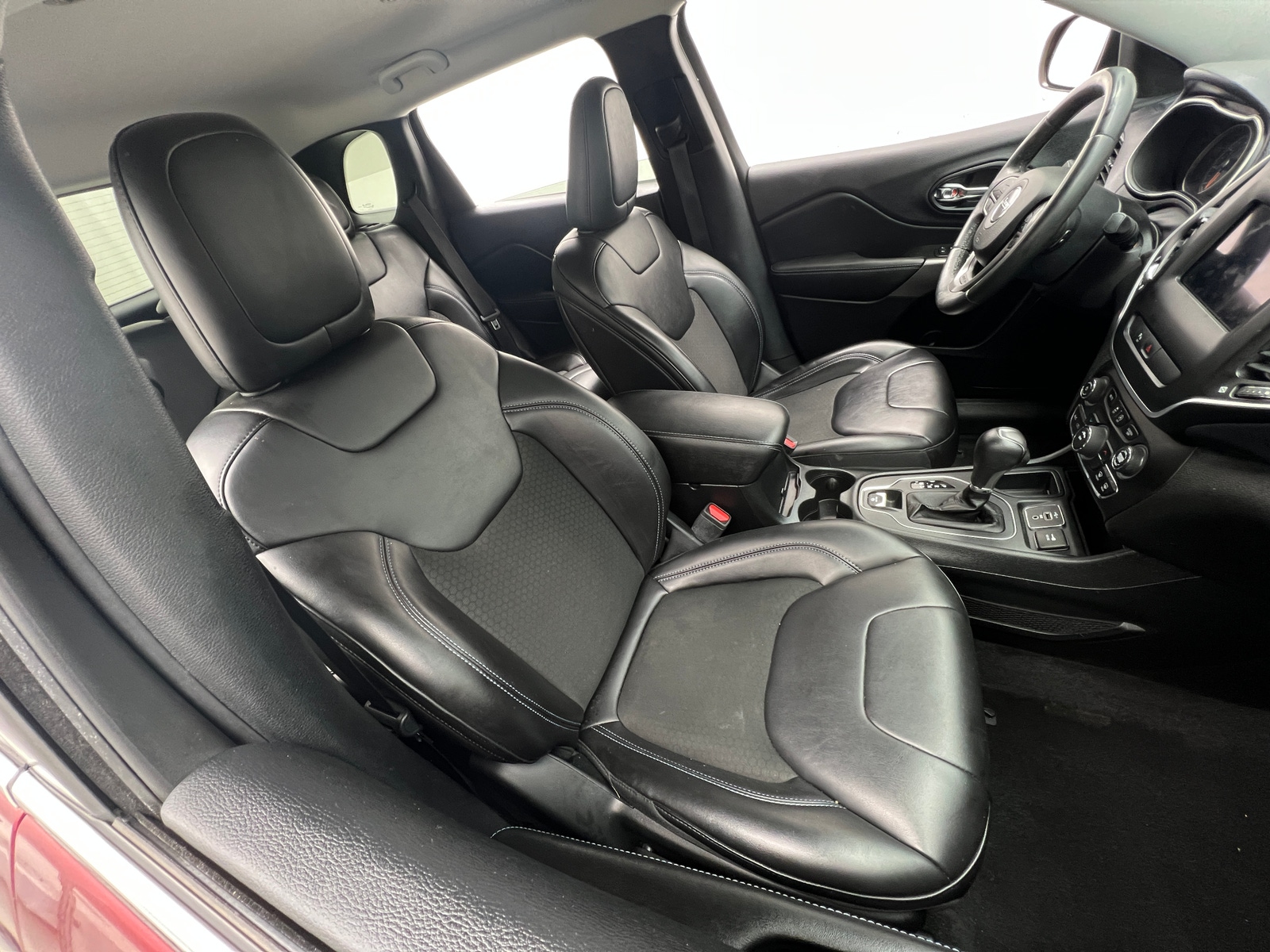 Thumbnail: 2019 Jeep Cherokee - 2