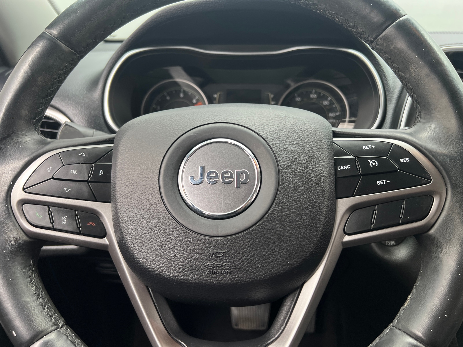 Thumbnail: 2019 Jeep Cherokee - 5