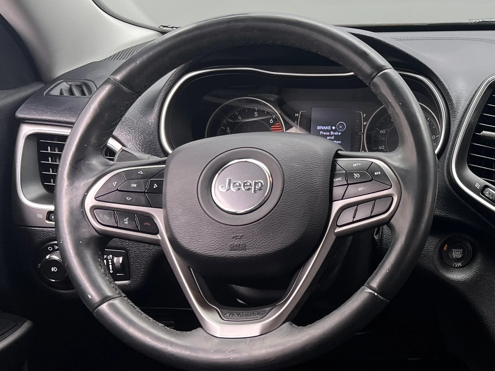 Thumbnail: 2019 Jeep Cherokee - 7