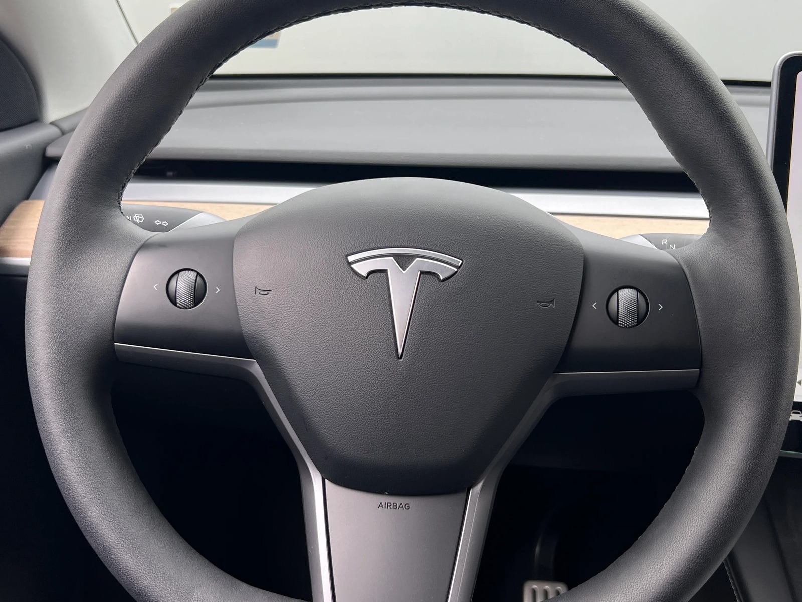 Thumbnail: 2022 Tesla Model Y - 4
