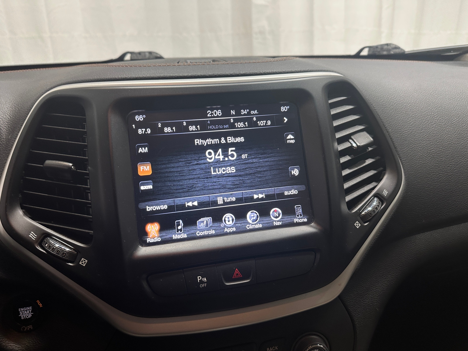 Thumbnail: 2018 Jeep Cherokee - 3