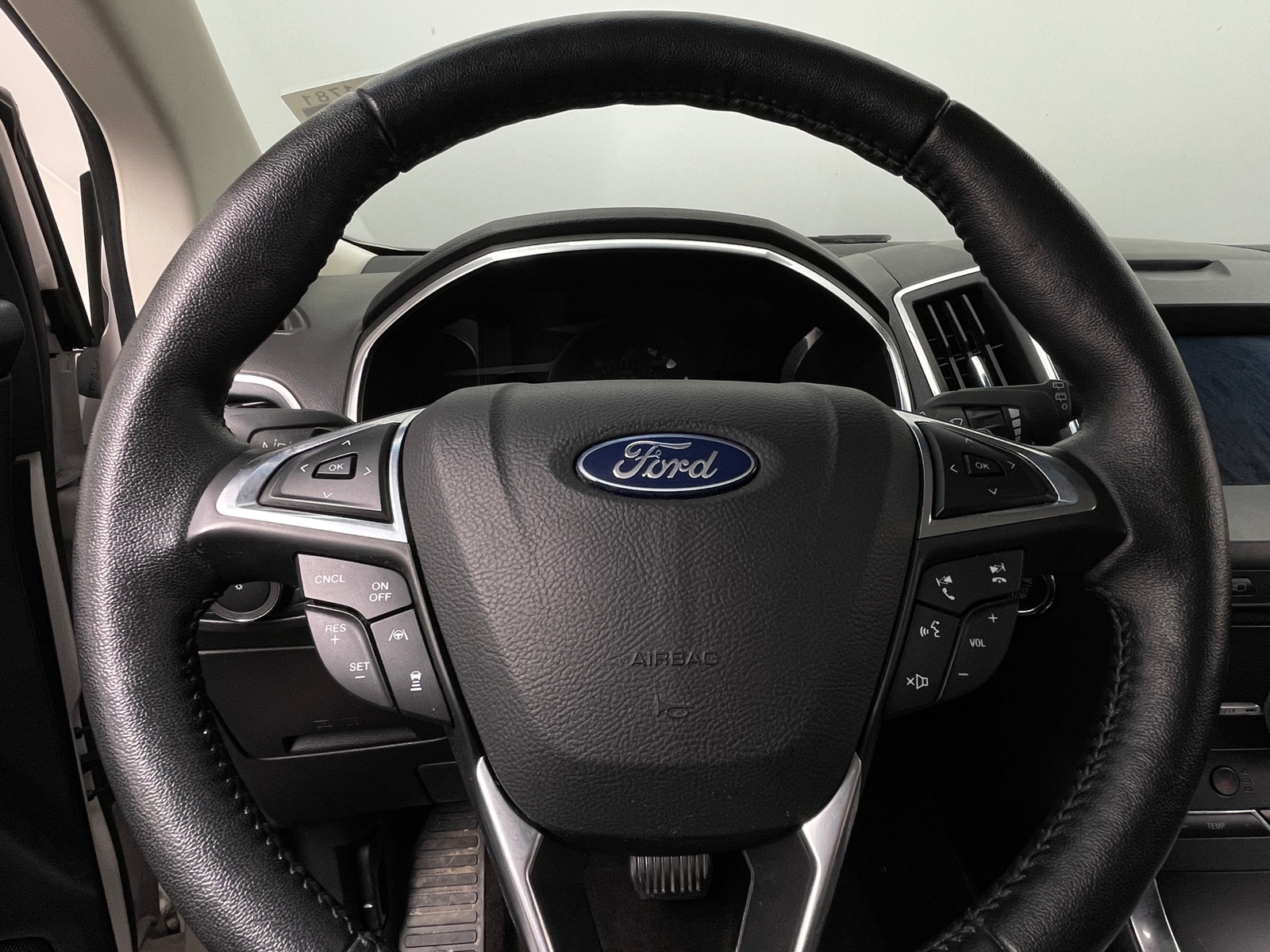 Thumbnail: 2019 Ford Edge - 4