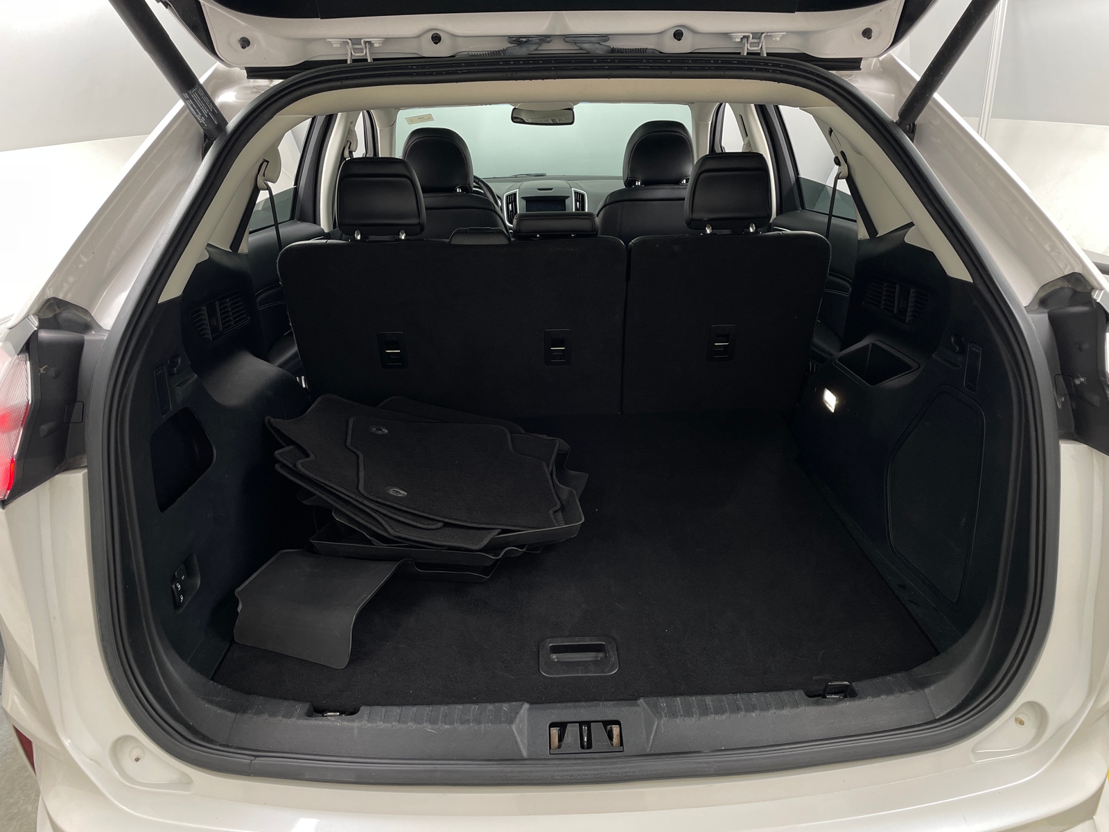 Thumbnail: 2019 Ford Edge - 6