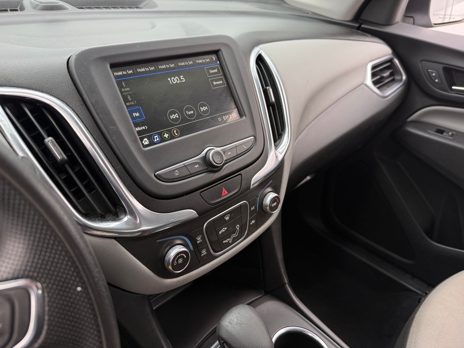 Thumbnail: 2019 Chevrolet Equinox - 4