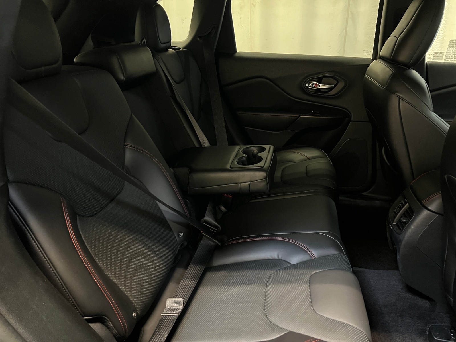 Thumbnail: 2019 Jeep Cherokee - 5