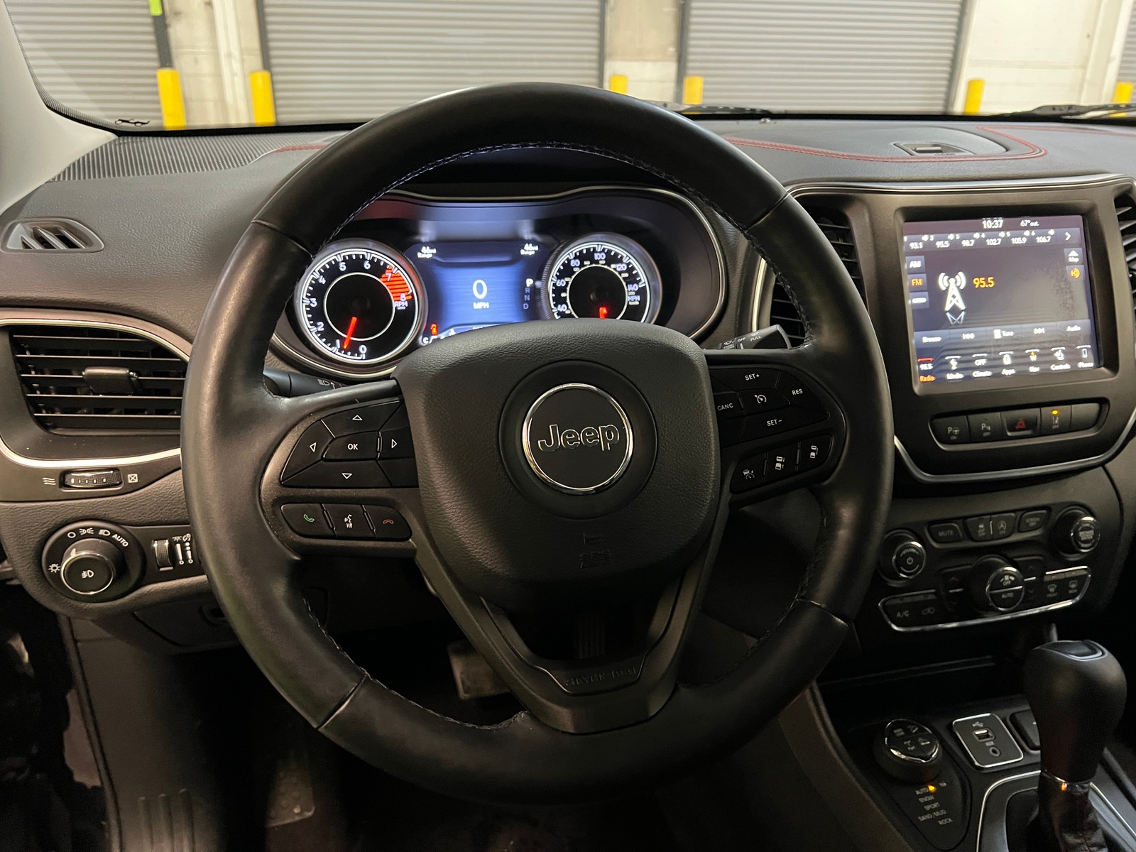 Thumbnail: 2019 Jeep Cherokee - 4