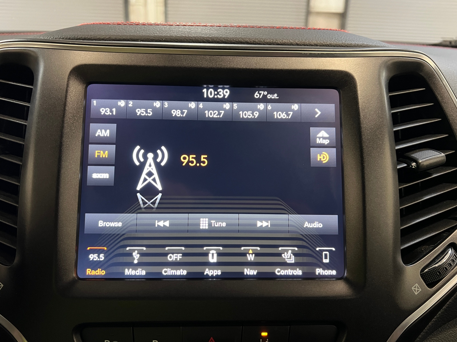 Thumbnail: 2019 Jeep Cherokee - 3