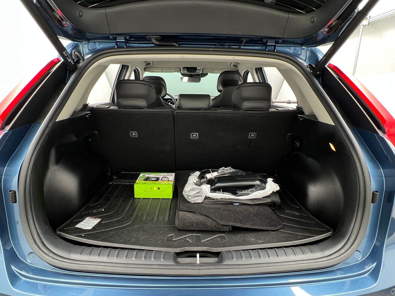 Thumbnail: 2023 Kia Niro - 6