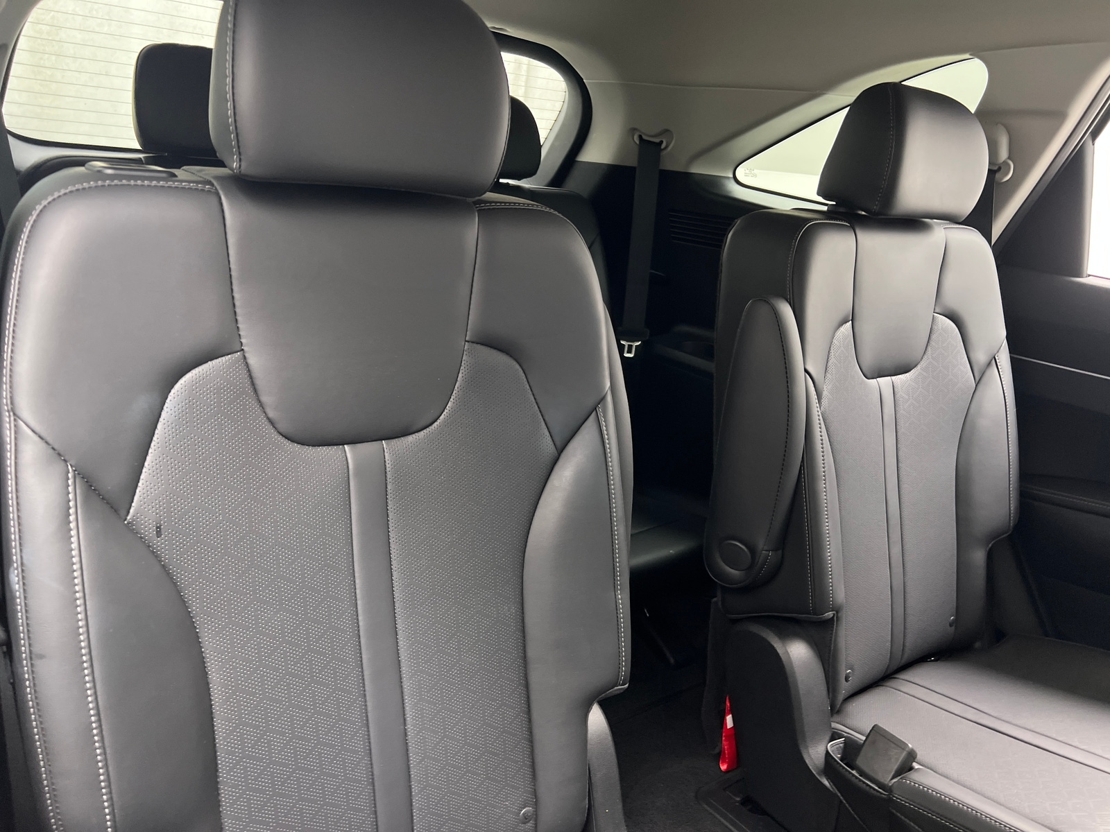 Thumbnail: 2023 Kia Sorento - 5