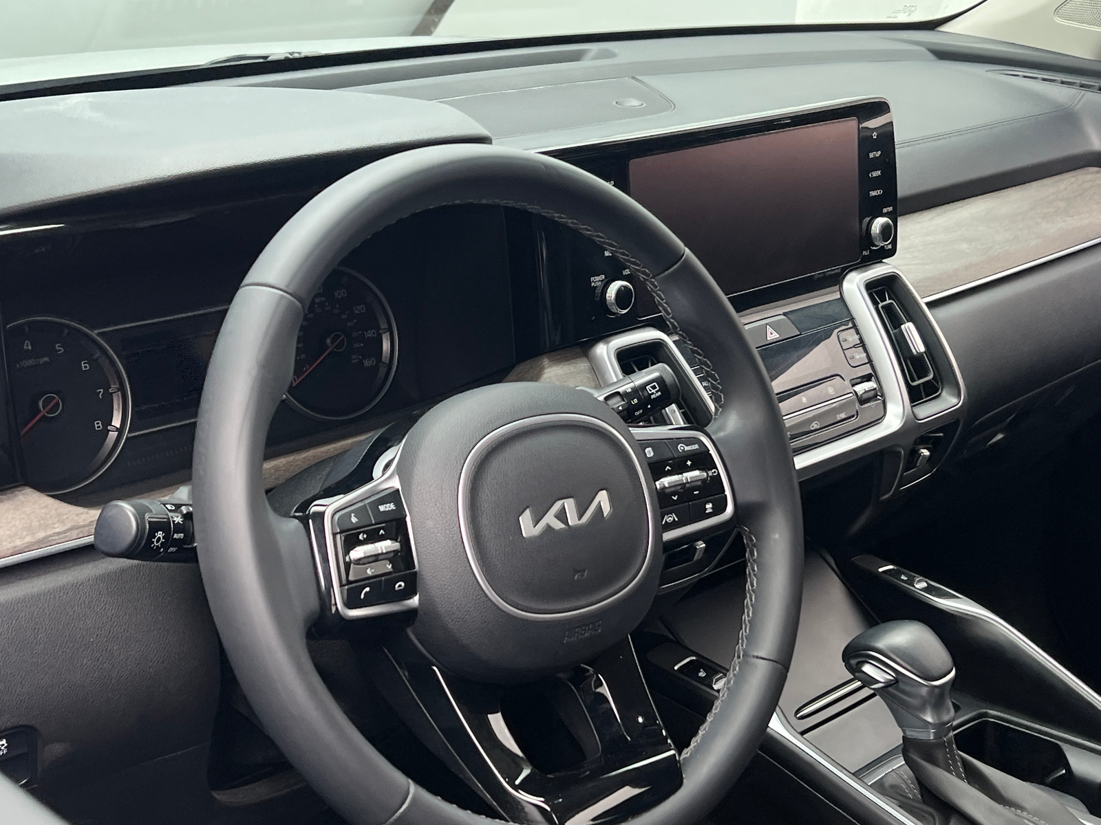 Thumbnail: 2023 Kia Sorento - 4