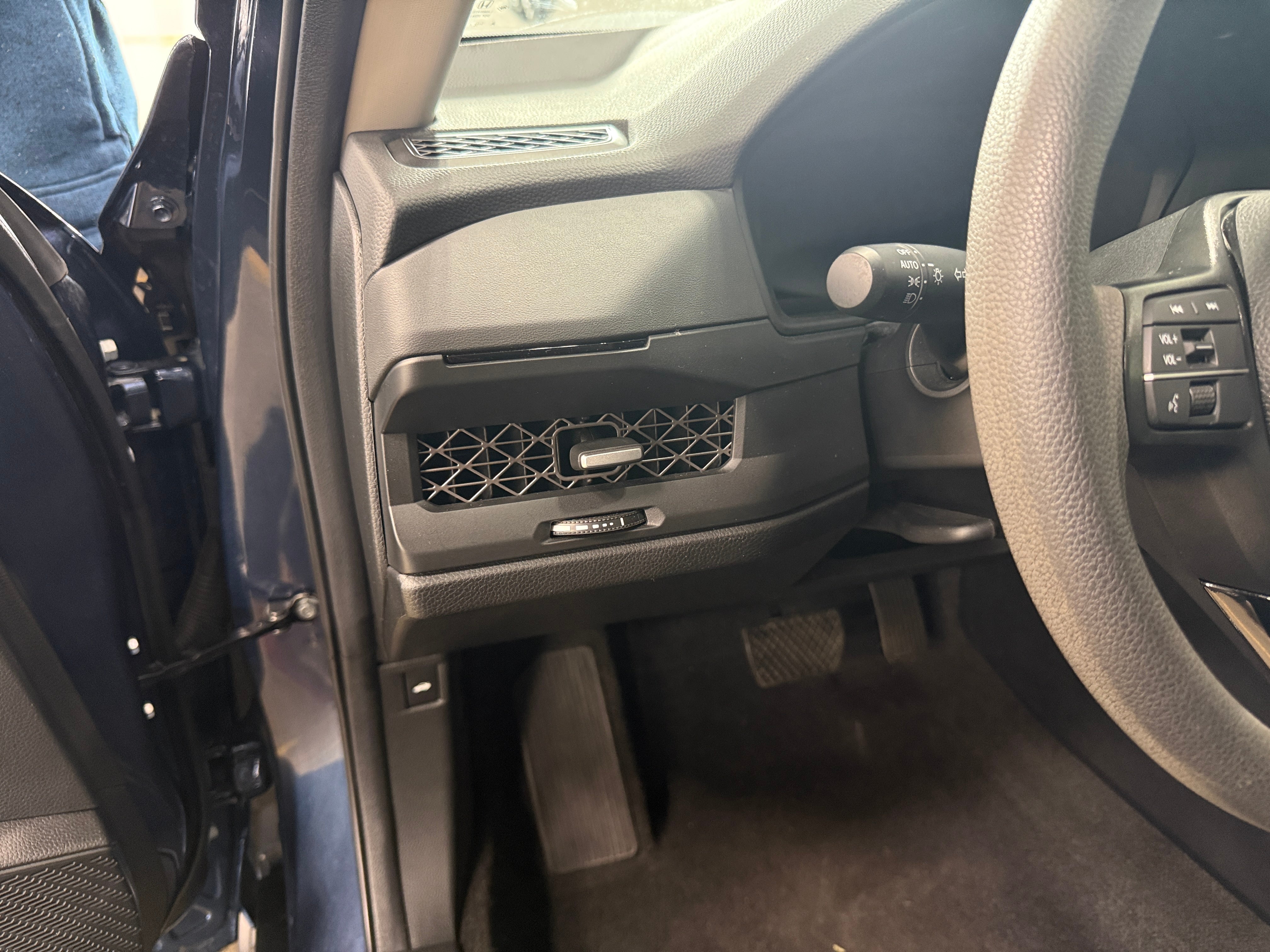 2025 Honda Accord SE - Photo 11