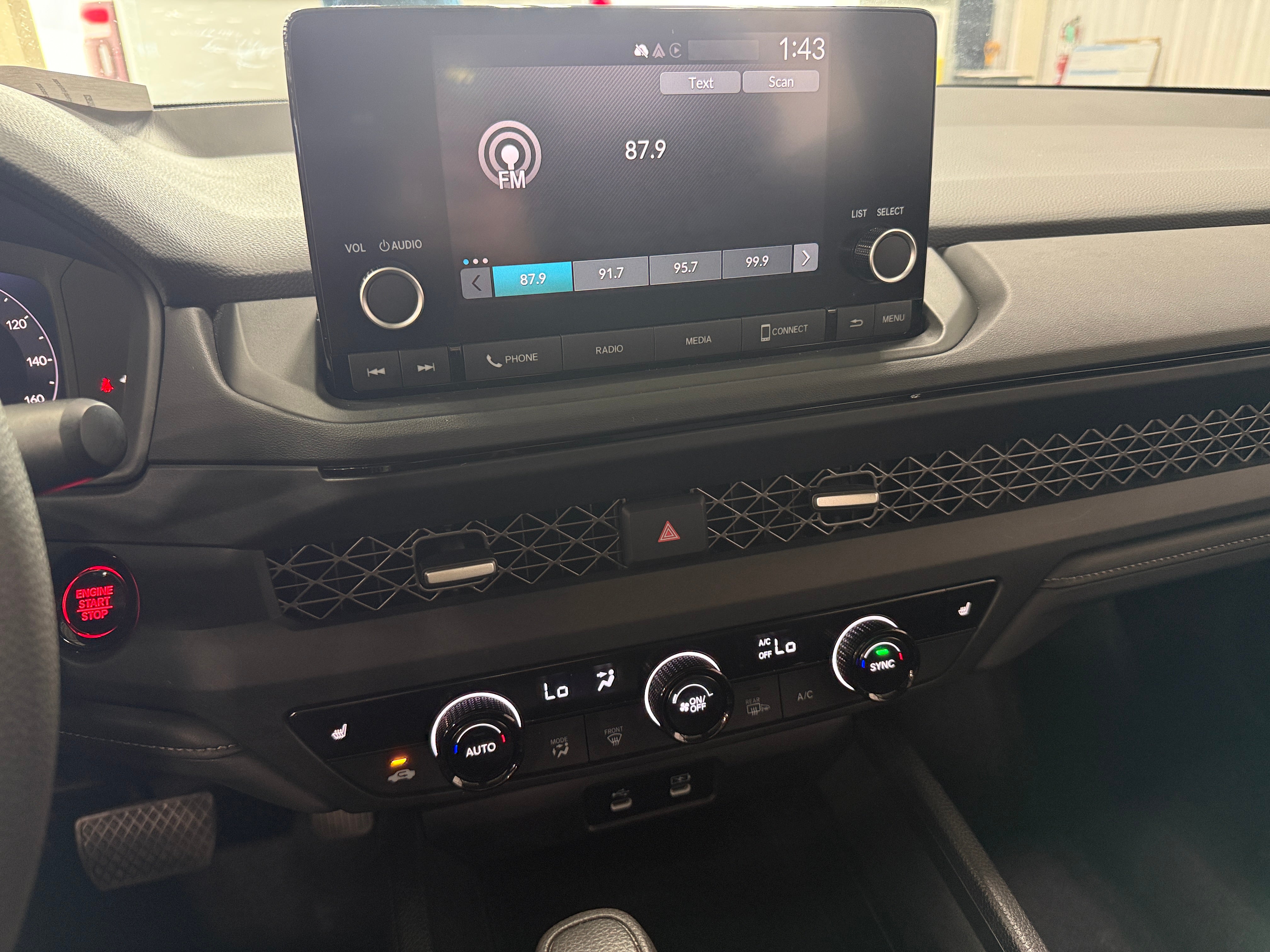 2025 Honda Accord SE - Photo 14
