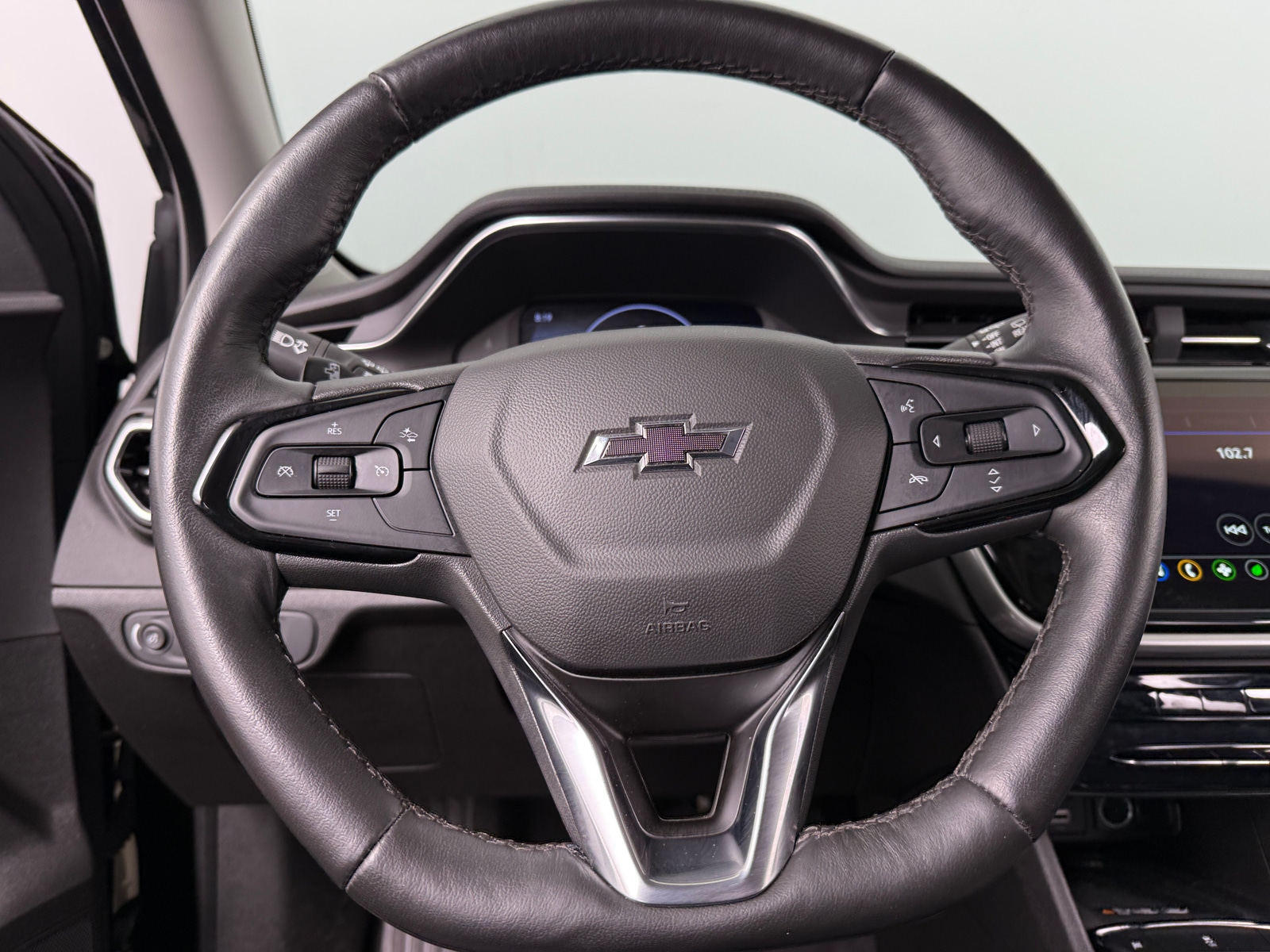 Thumbnail: 2023 Chevrolet Bolt EUV - 4