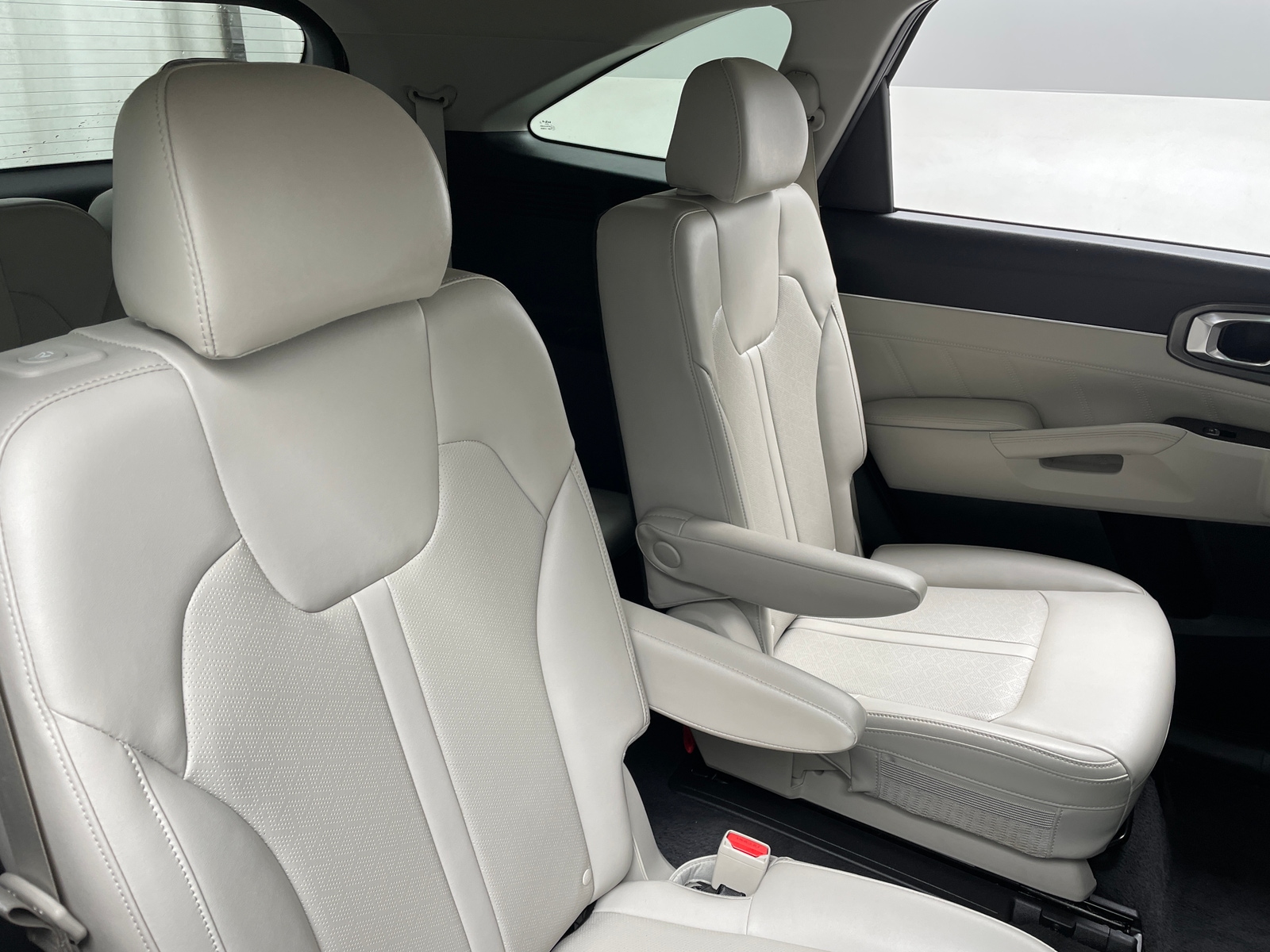 Thumbnail: 2022 Kia Sorento - 5