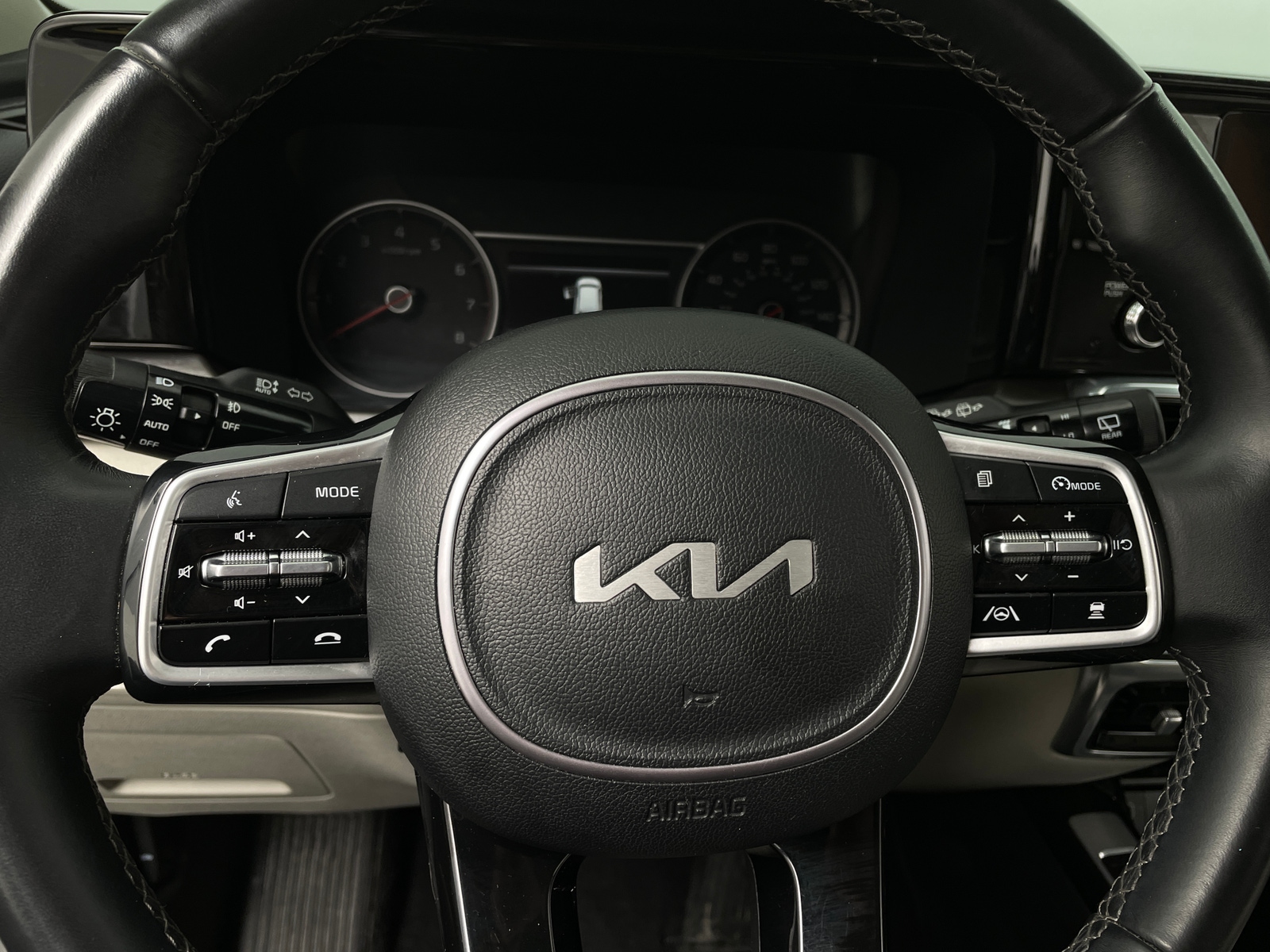 Thumbnail: 2022 Kia Sorento - 4