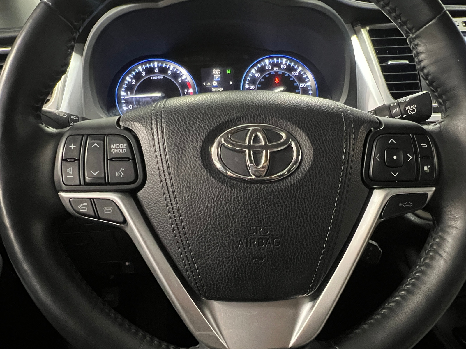 Thumbnail: 2016 Toyota Highlander - 4