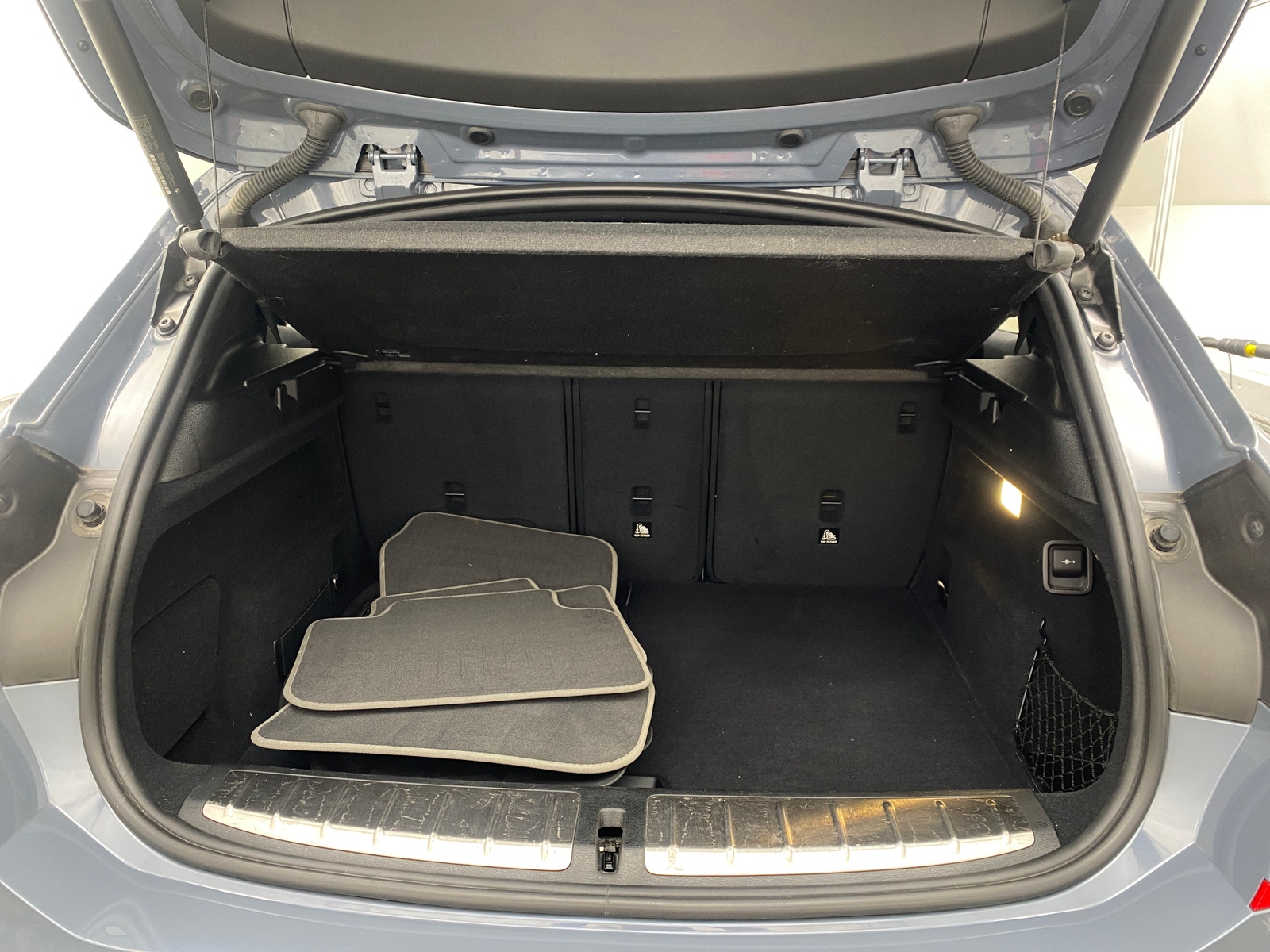 Thumbnail: 2022 BMW X2 - 6