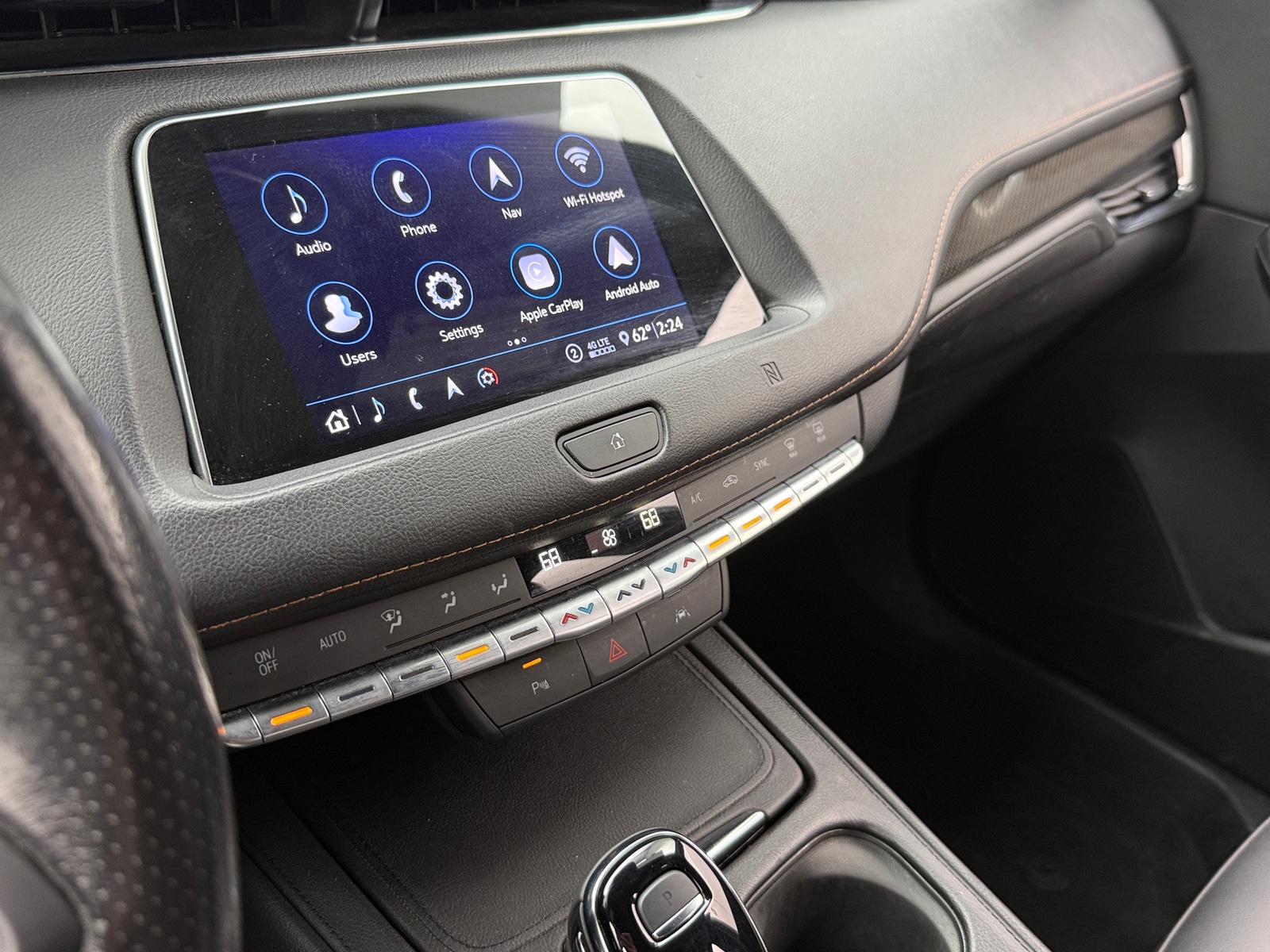 Thumbnail: 2020 Cadillac XT4 - 3