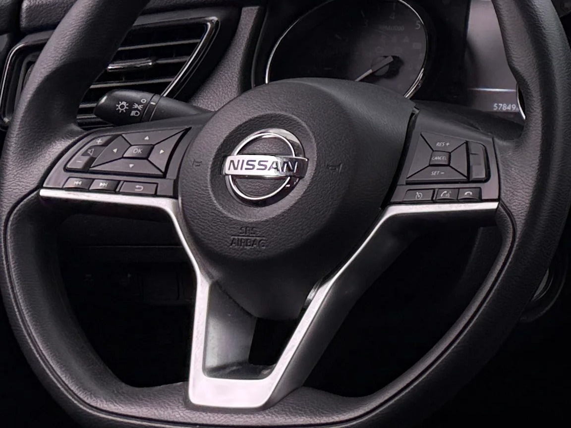 Thumbnail: 2017 Nissan Rogue - 5