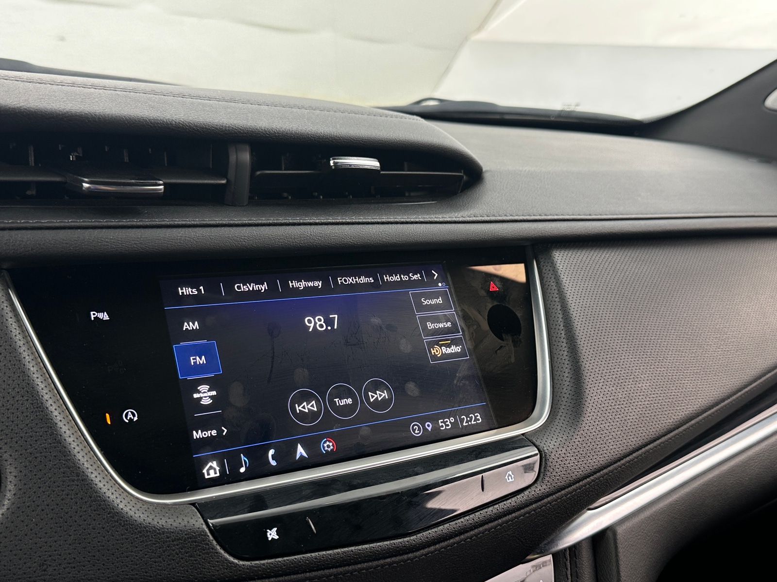 Thumbnail: 2025 Cadillac XT5 - 3