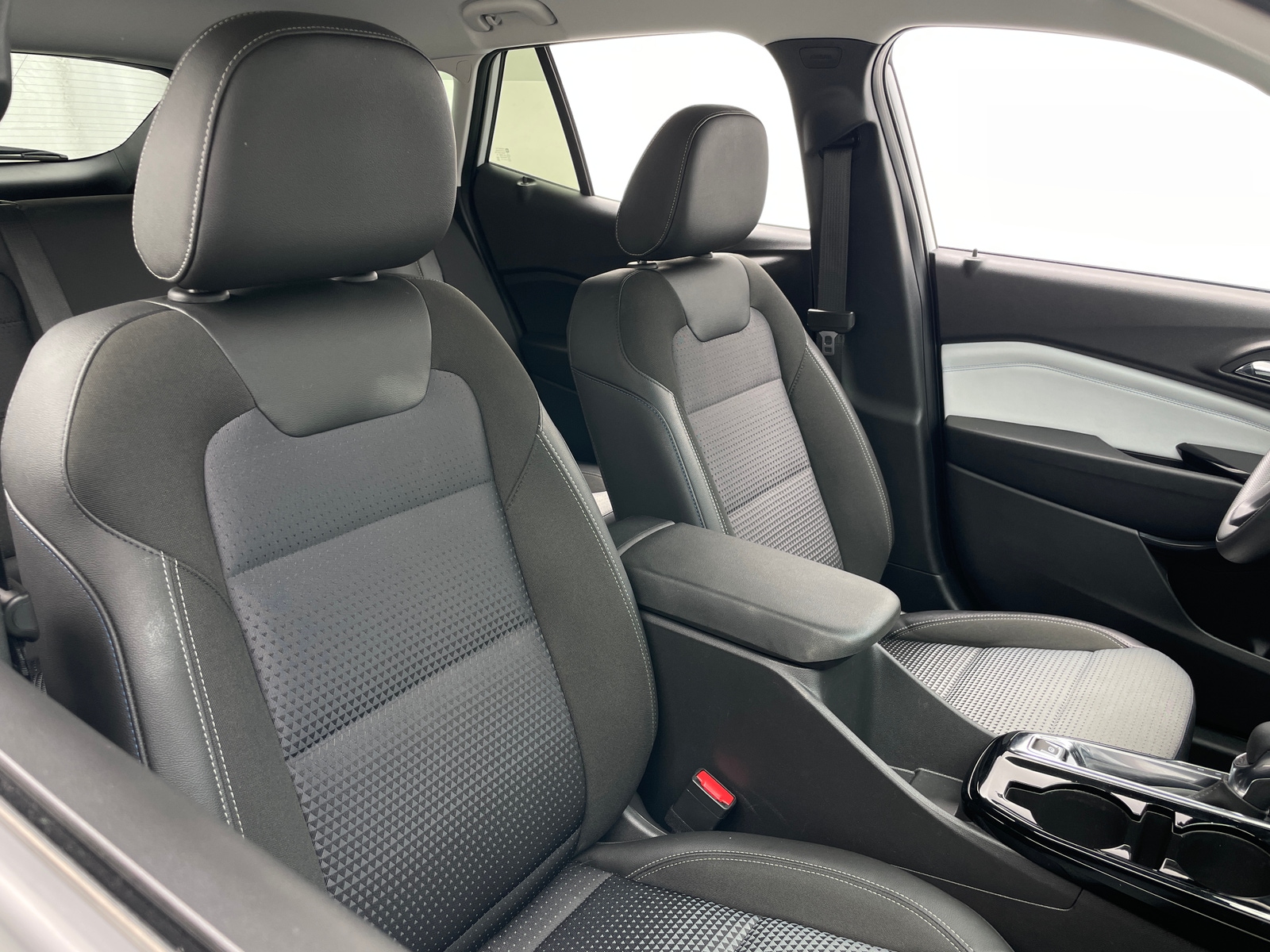 Thumbnail: 2025 Chevrolet Trax - 2