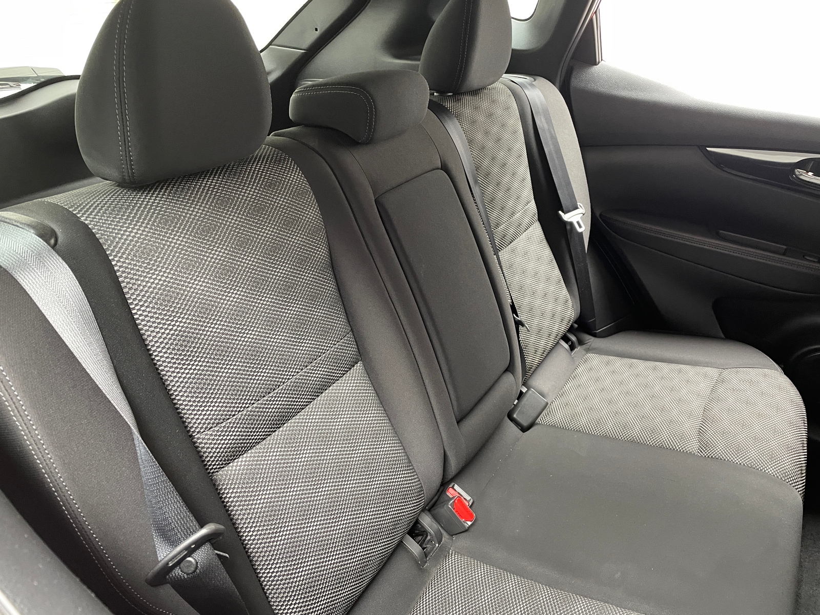 Thumbnail: 2018 Nissan Rogue Sport - 6