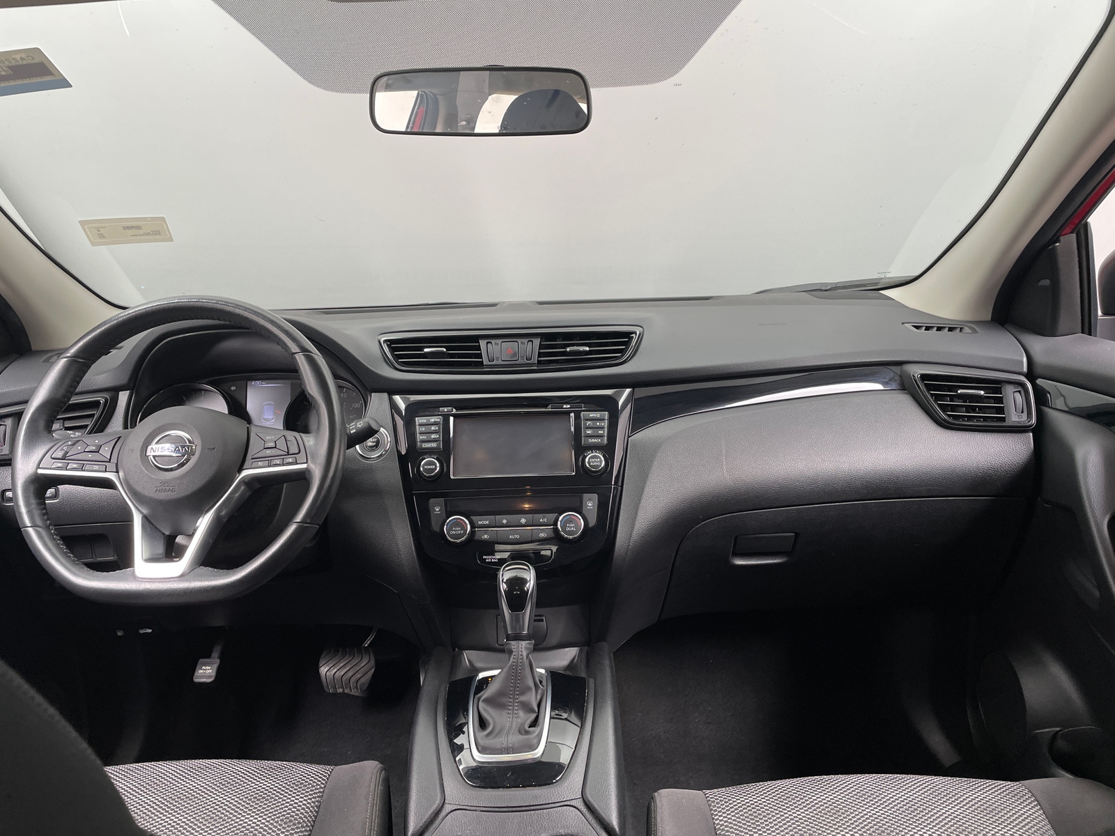 Thumbnail: 2018 Nissan Rogue Sport - 3