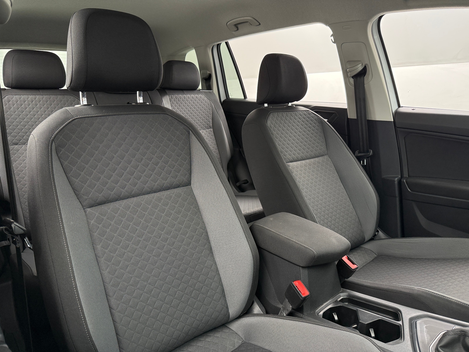 Thumbnail: 2020 Volkswagen Tiguan - 2