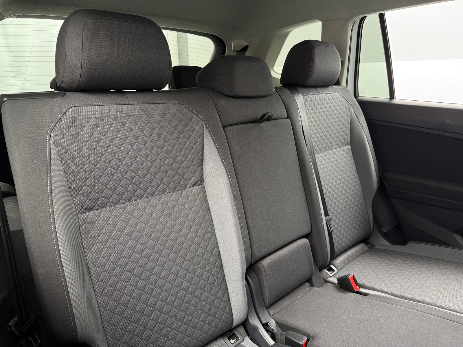 Thumbnail: 2020 Volkswagen Tiguan - 6