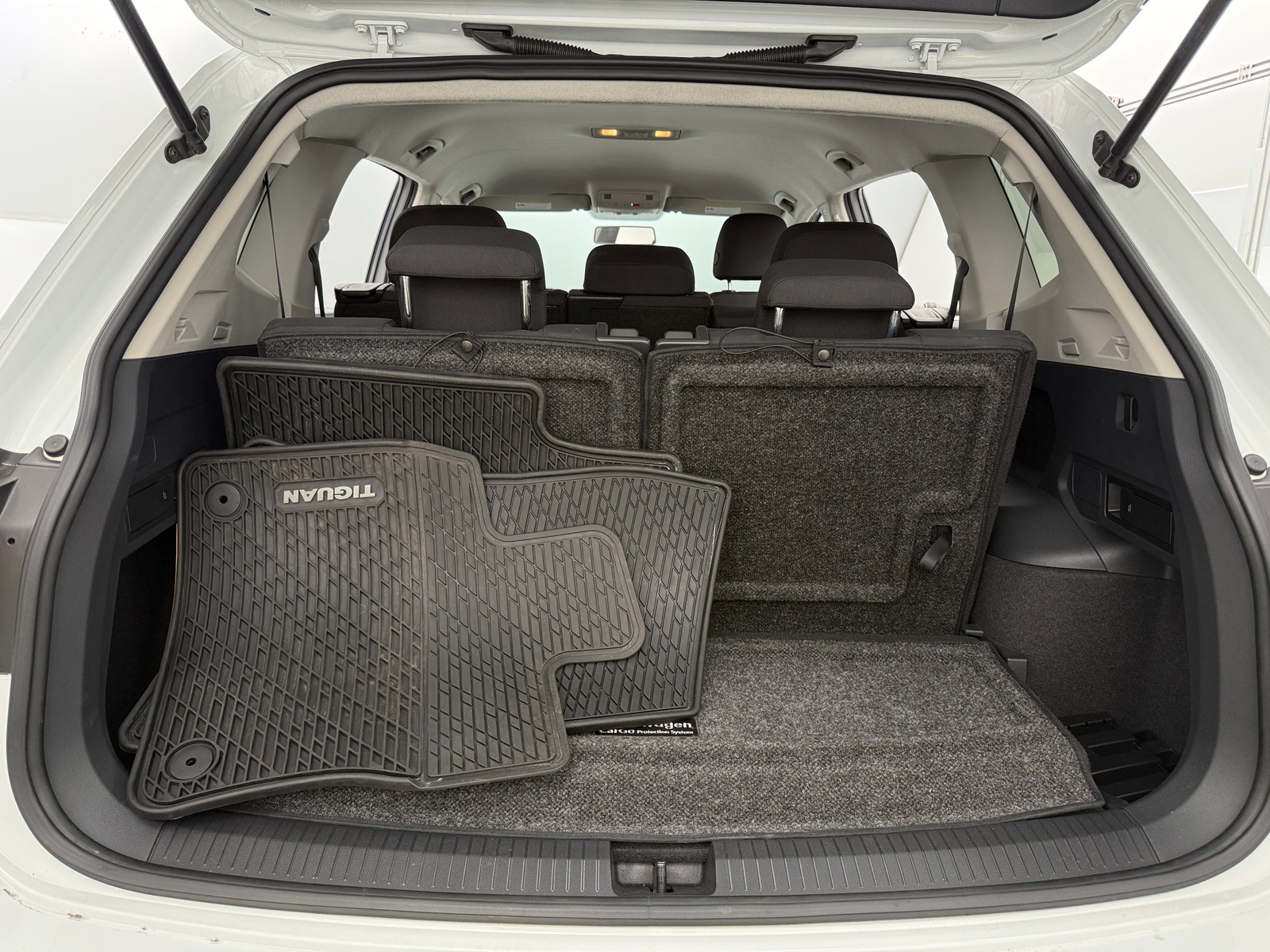 Thumbnail: 2020 Volkswagen Tiguan - 7