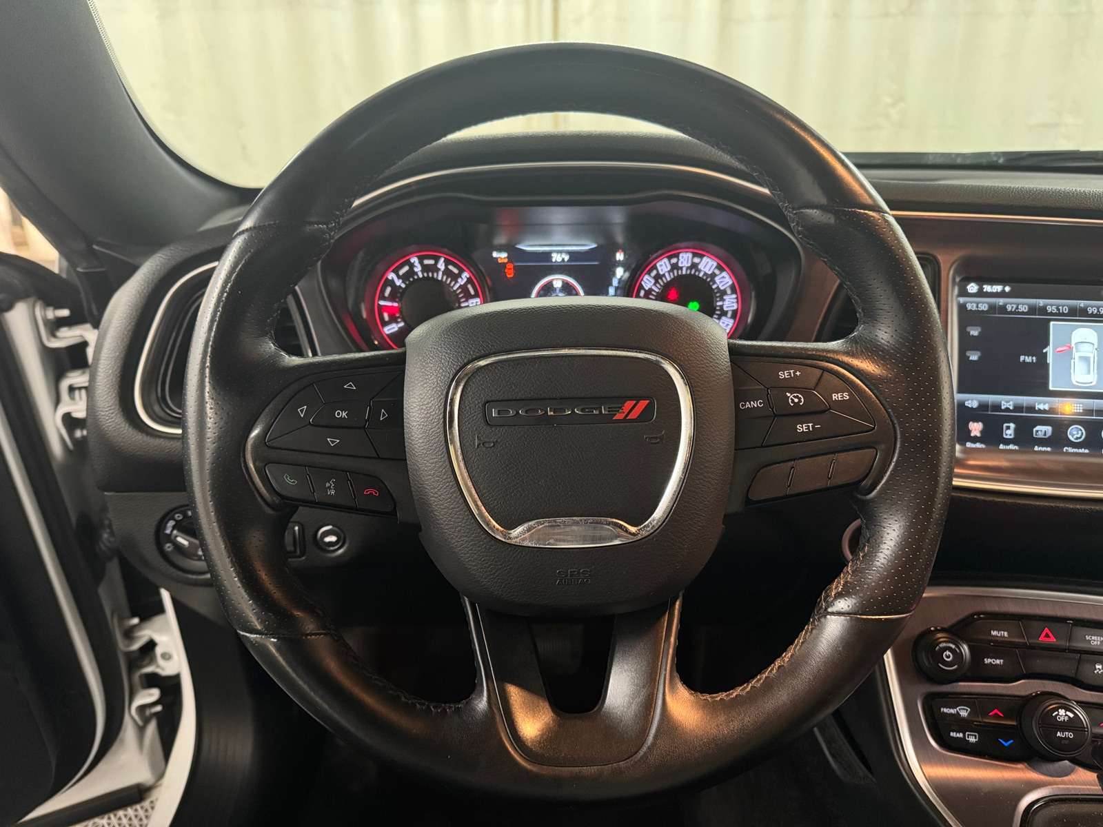 Thumbnail: 2017 Dodge Challenger - 4