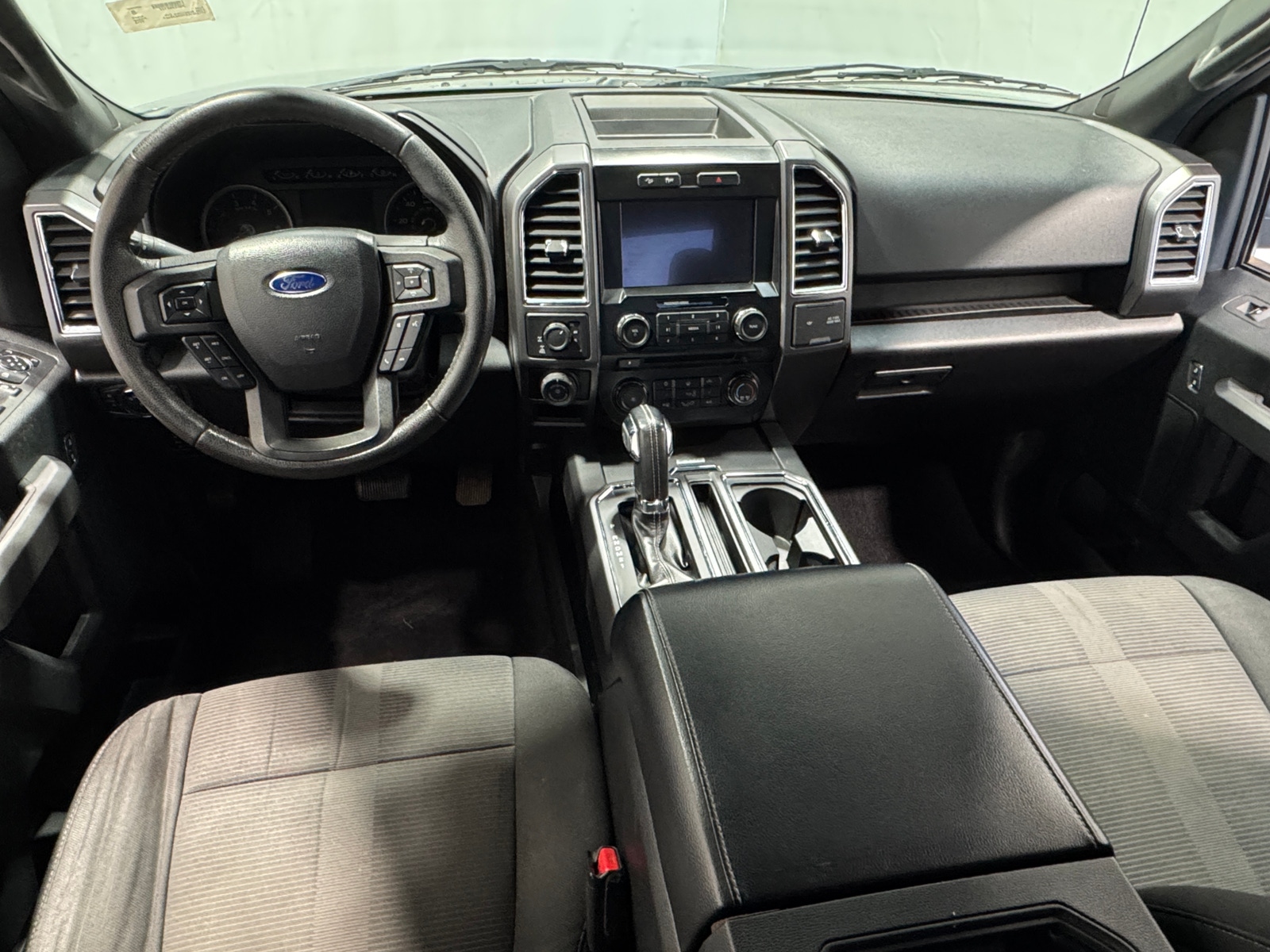 Thumbnail: 2016 Ford Econoline - 3