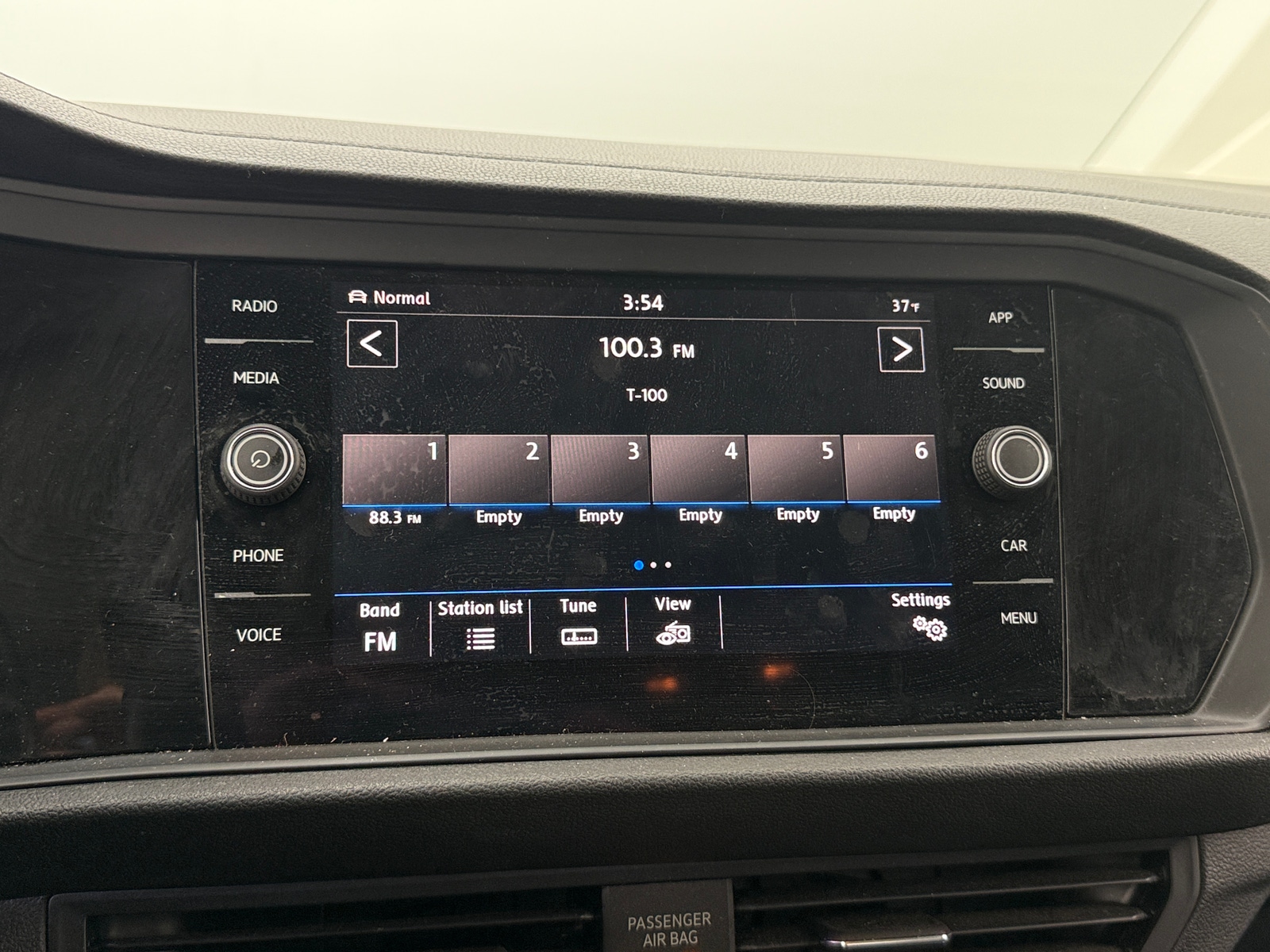 Thumbnail: 2019 Volkswagen Jetta - 3