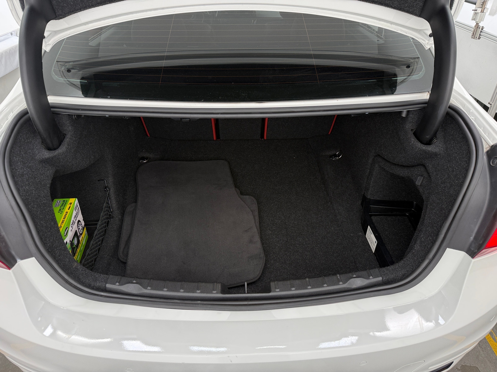 Thumbnail: 2018 BMW 3 Series - 6