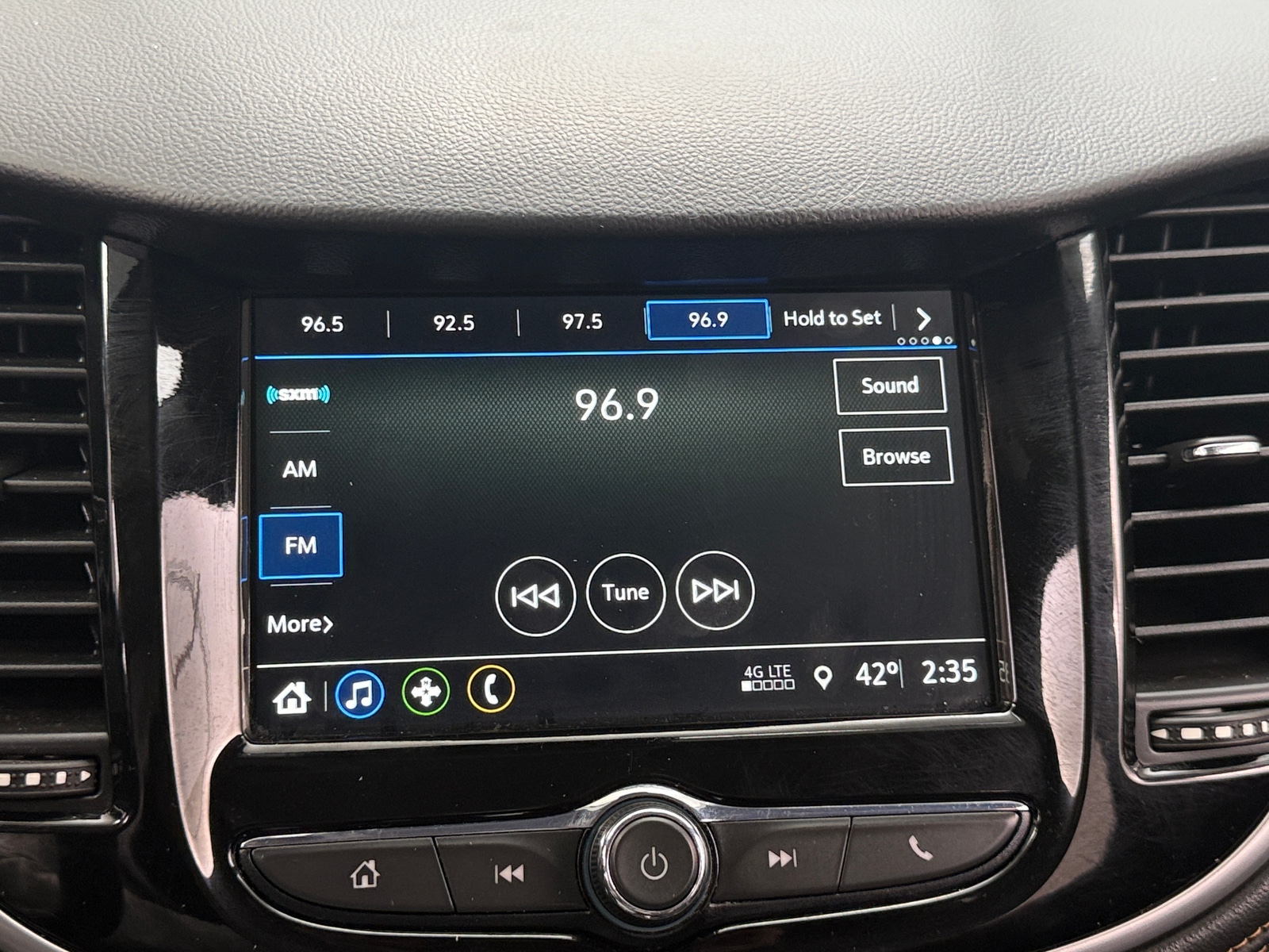 Thumbnail: 2019 Chevrolet Trax - 4