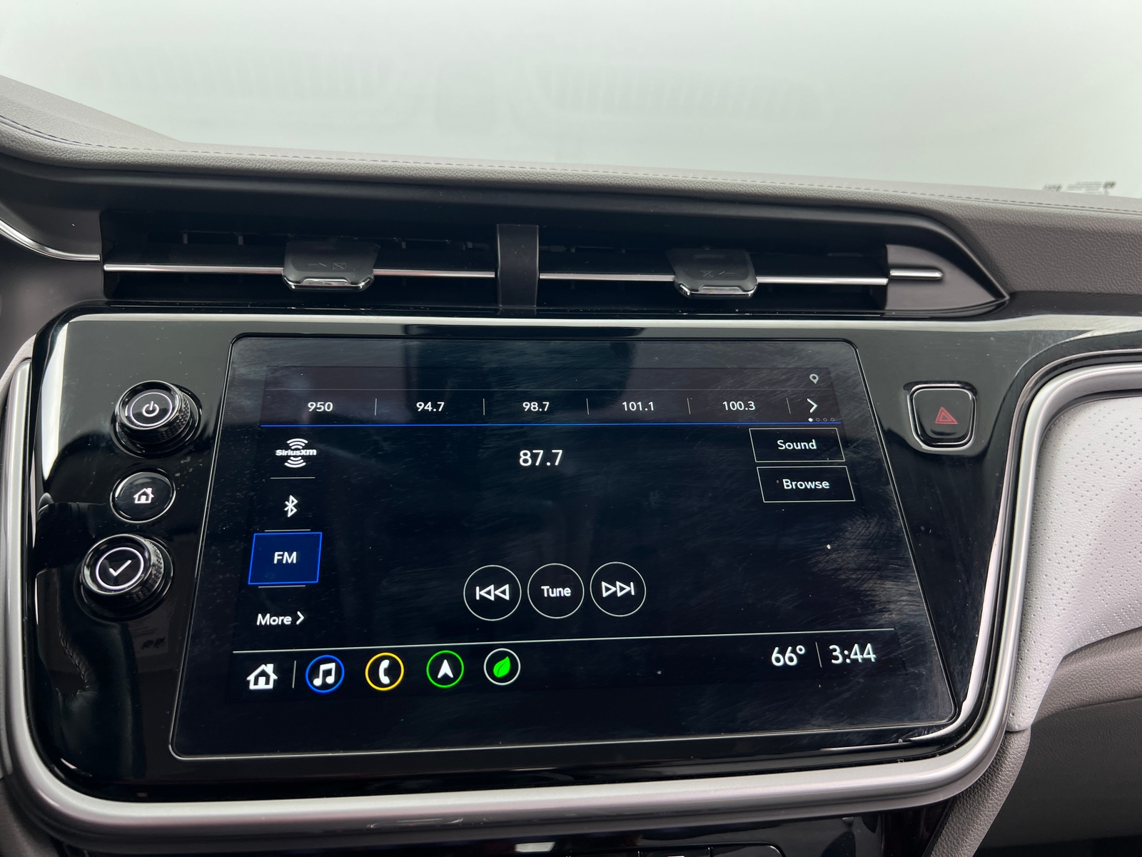 Thumbnail: 2023 Chevrolet Bolt EUV - 3