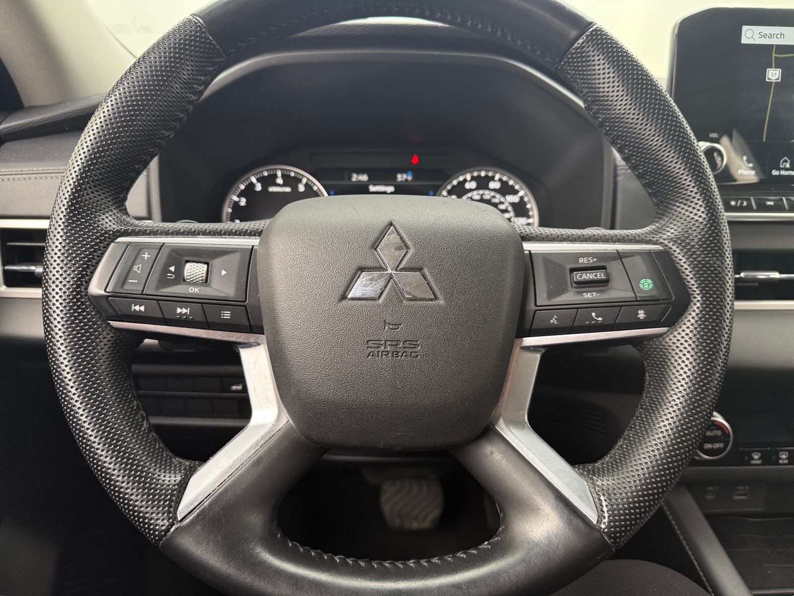 Thumbnail: 2023 Mitsubishi Outlander - 4