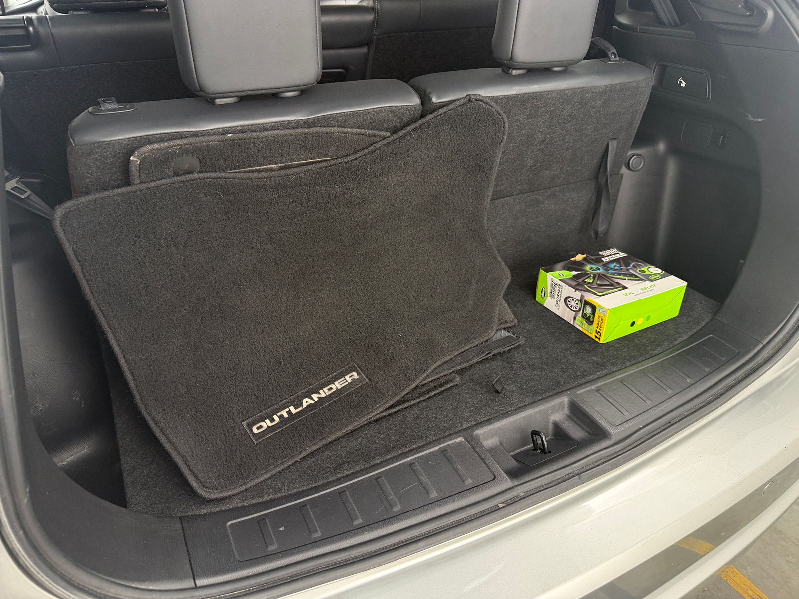 Thumbnail: 2023 Mitsubishi Outlander - 6