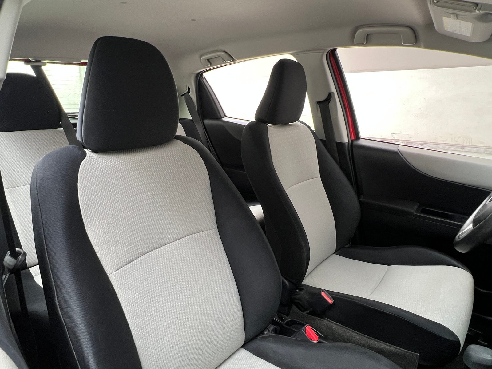 Thumbnail: 2012 Toyota Yaris - 2