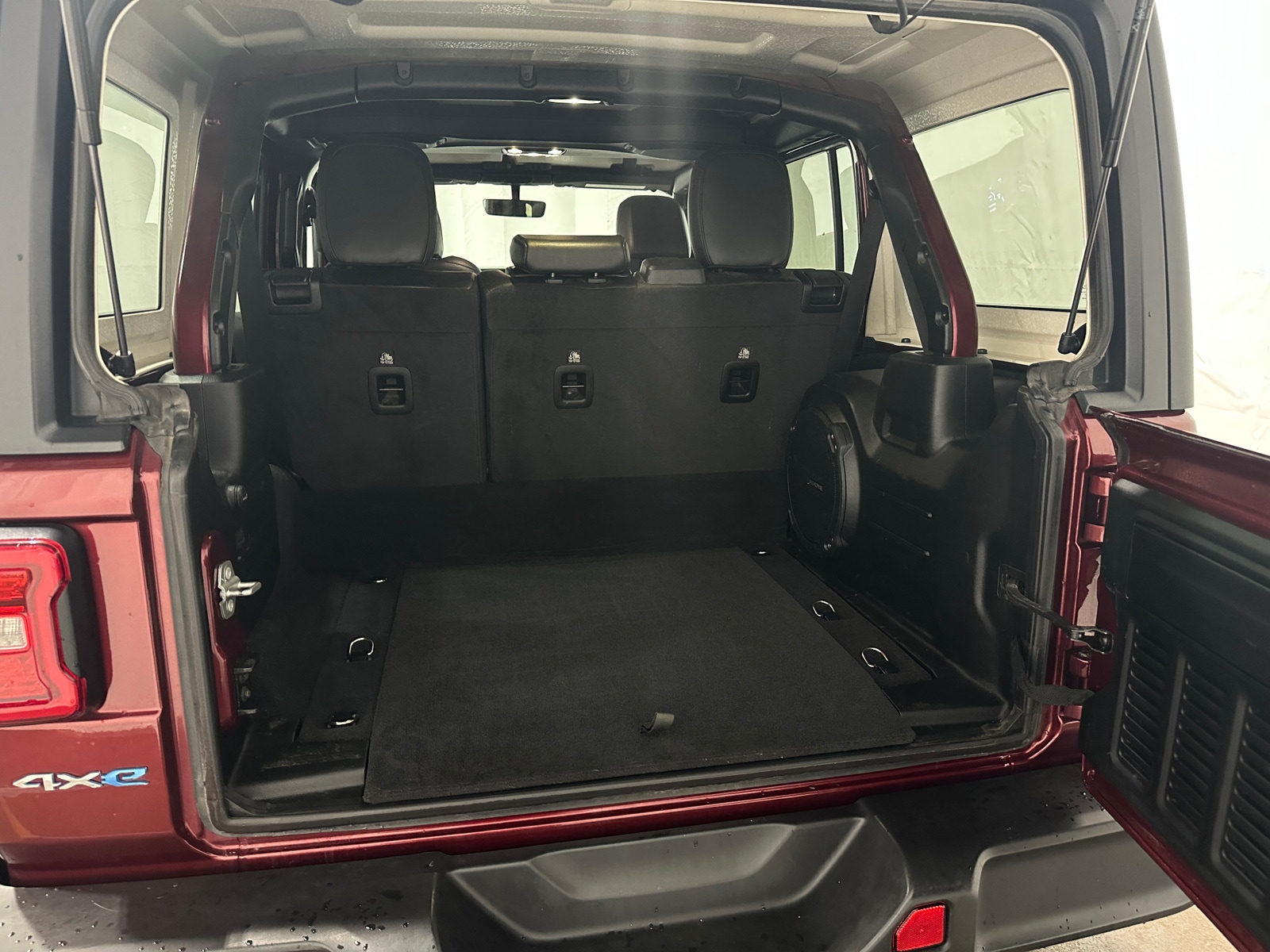 Thumbnail: 2021 Jeep Wrangler - 6