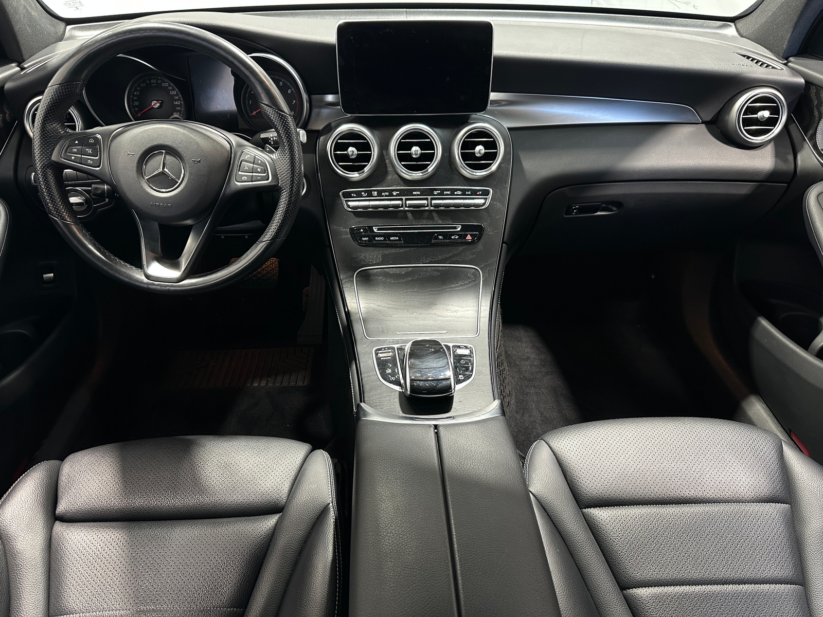 Thumbnail: 2018 Mercedes-Benz GLC - 2