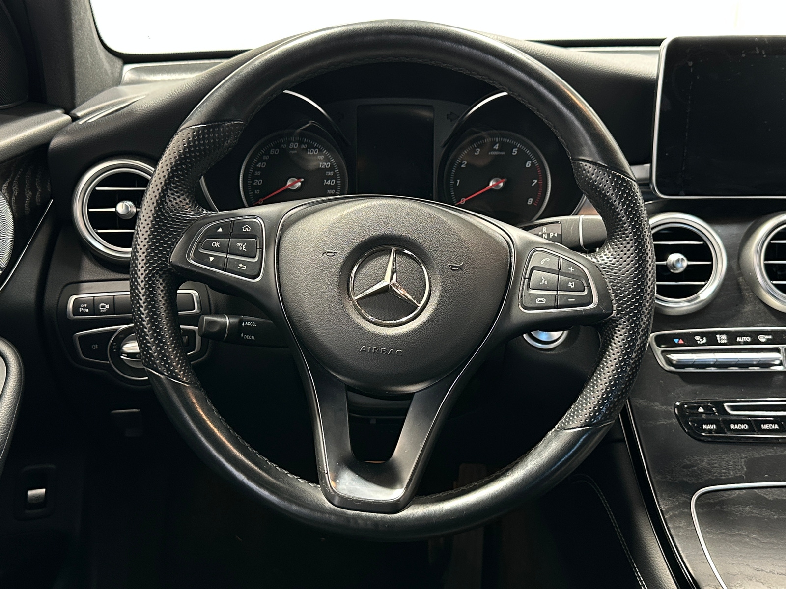 Thumbnail: 2018 Mercedes-Benz GLC - 4