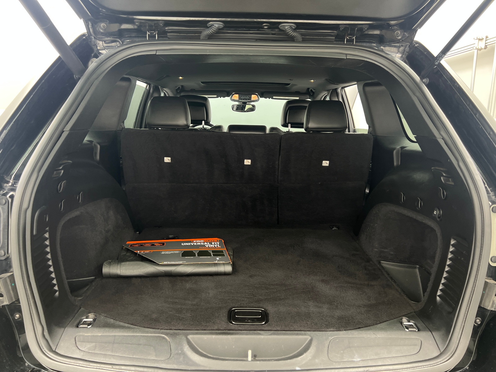 Thumbnail: 2020 Jeep Grand Cherokee - 6