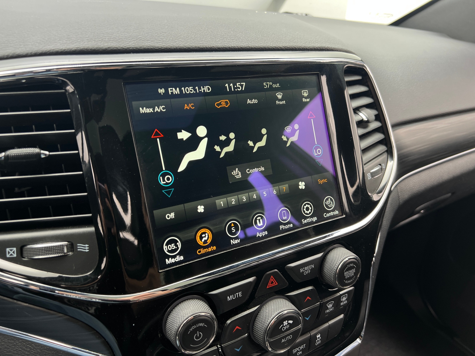 Thumbnail: 2020 Jeep Grand Cherokee - 3