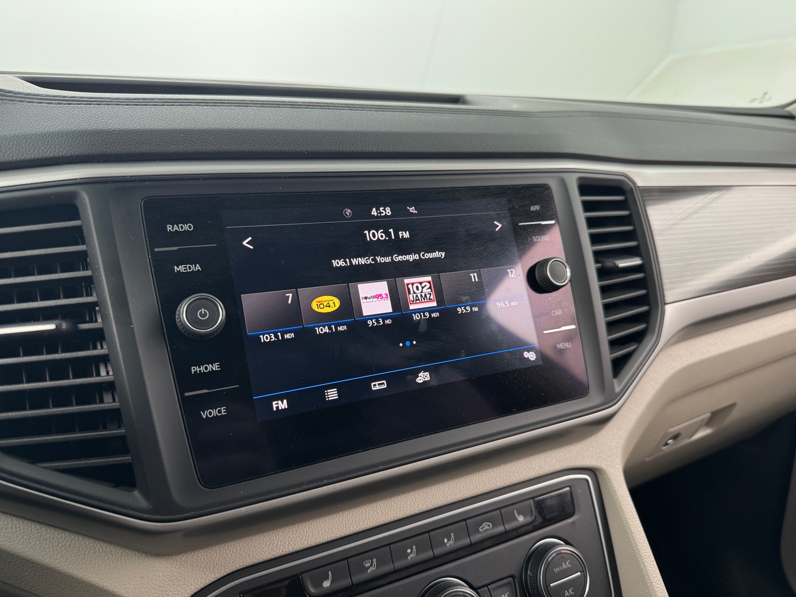 Thumbnail: 2020 Volkswagen Atlas - 3