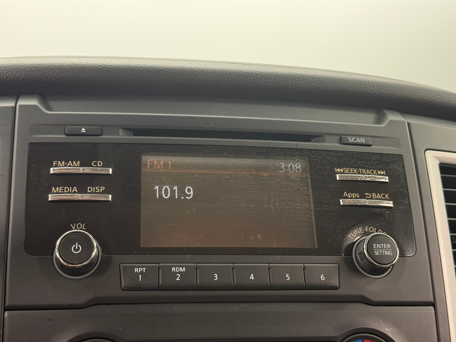 Thumbnail: 2017 Nissan Titan - 4