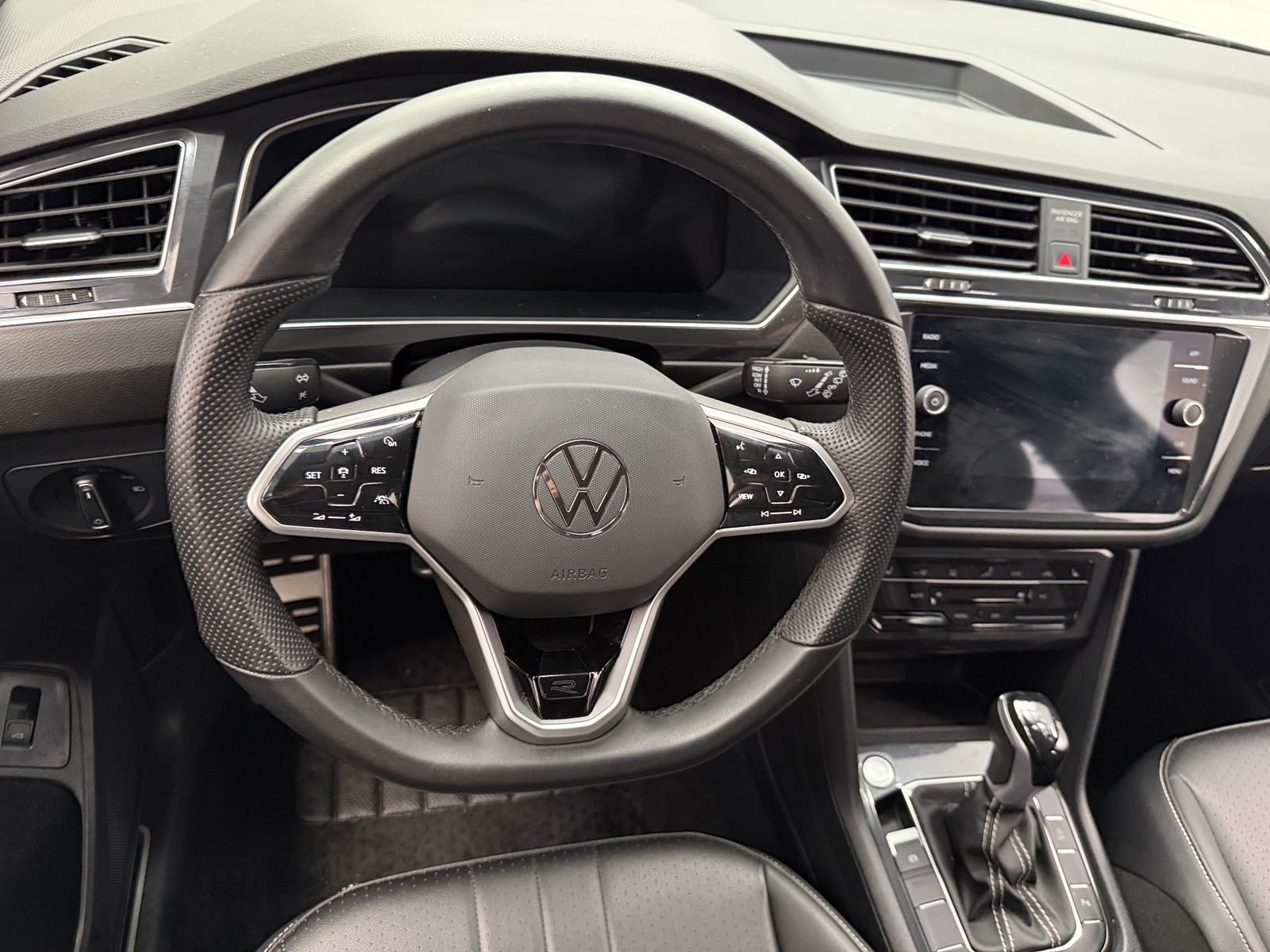 Thumbnail: 2024 Volkswagen Tiguan - 4