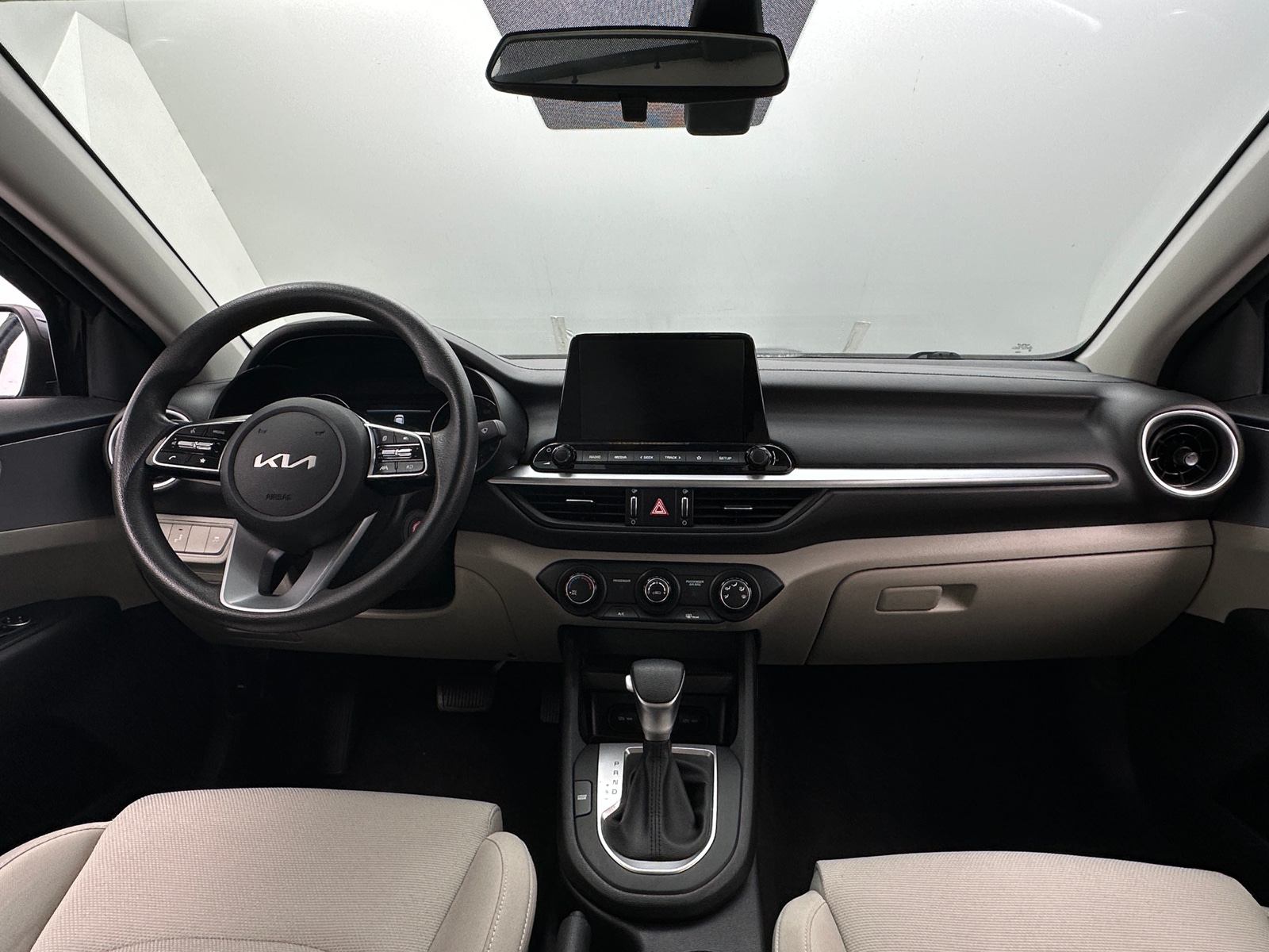 Thumbnail: 2022 Kia Forte - 3