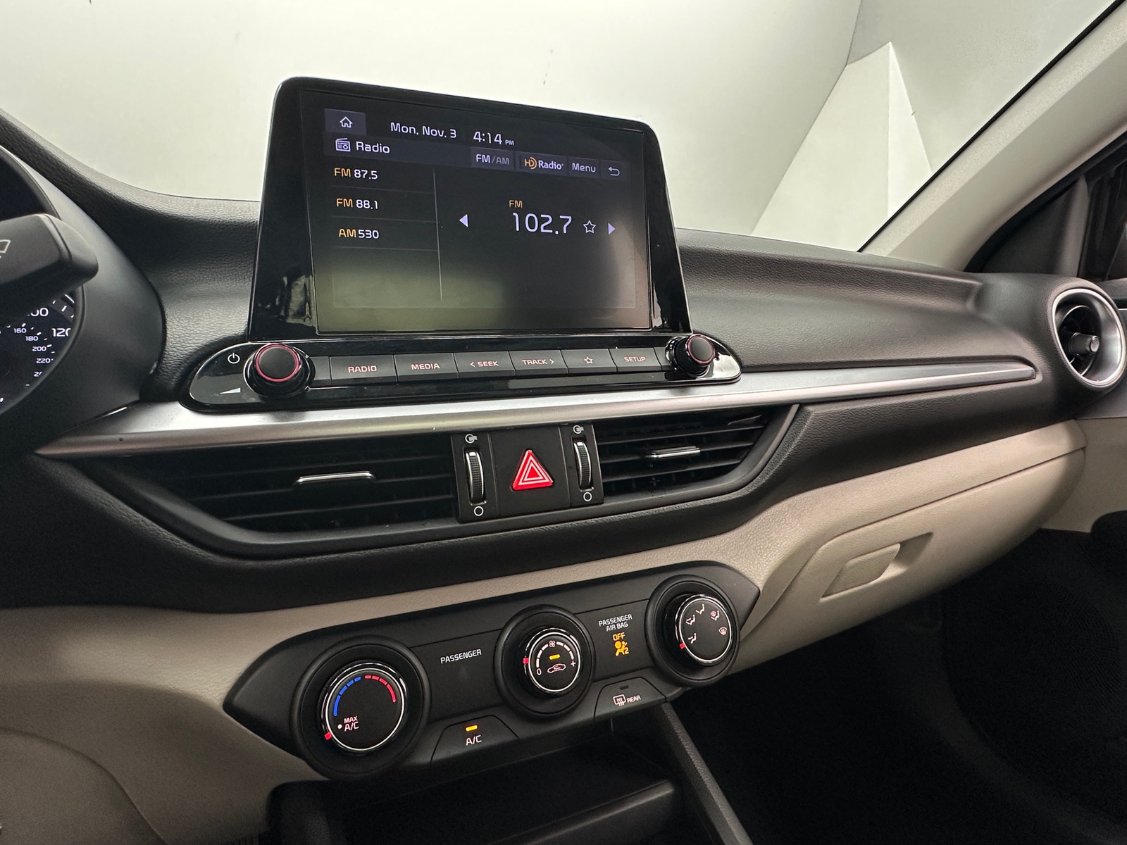 Thumbnail: 2022 Kia Forte - 4