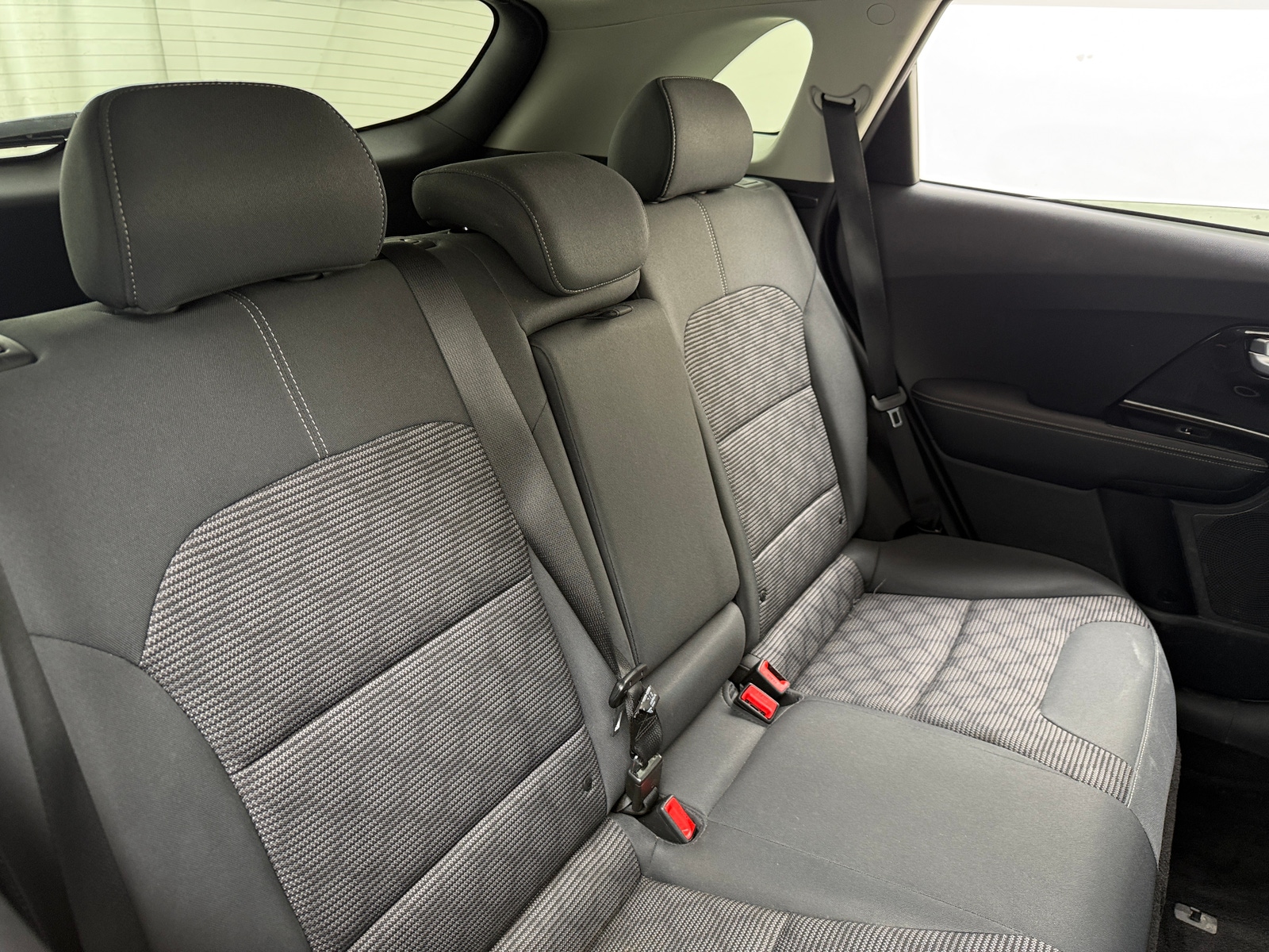 Thumbnail: 2020 Kia Niro - 6